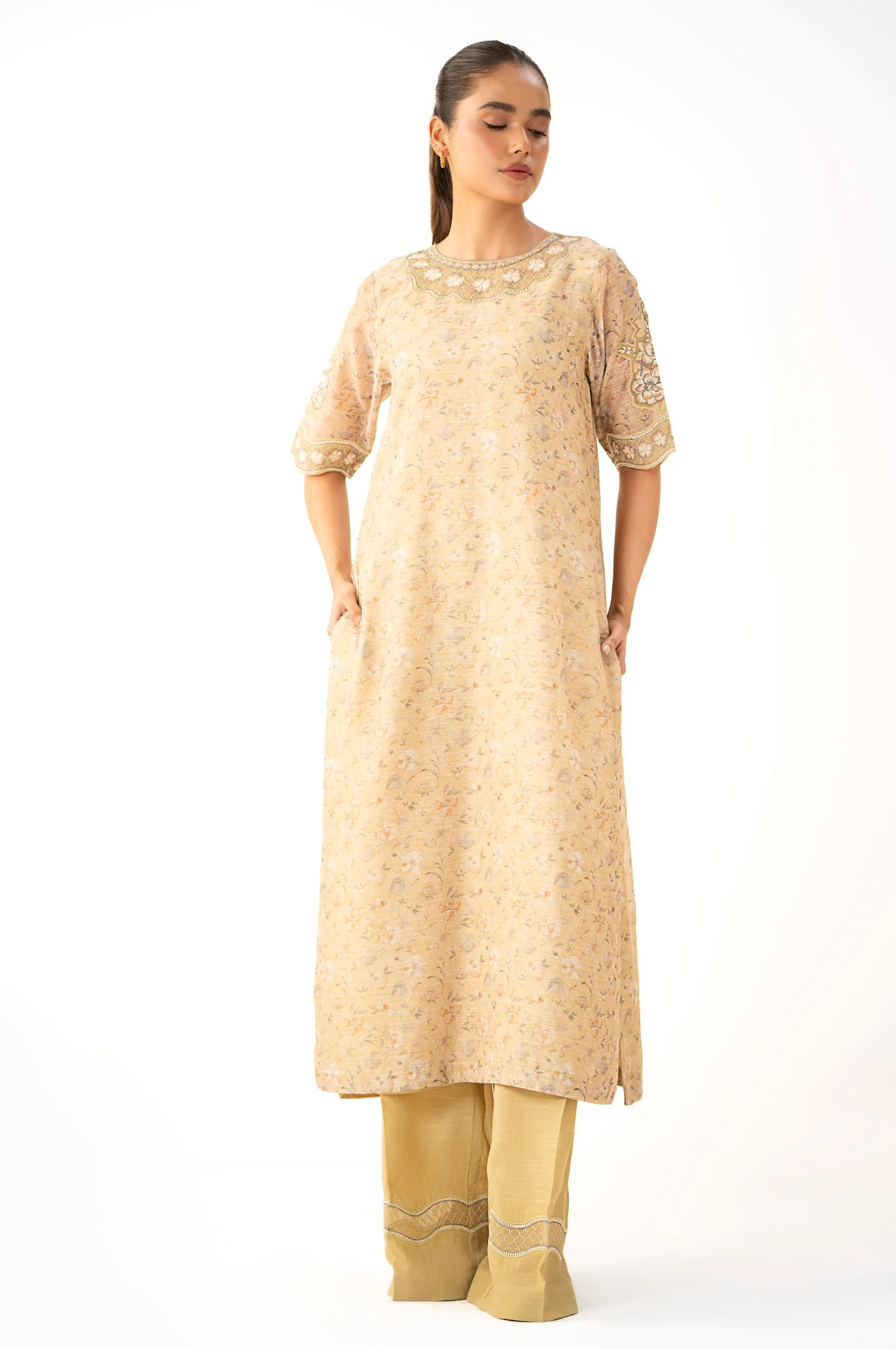 EMBROIDERED SUIT - Image 6