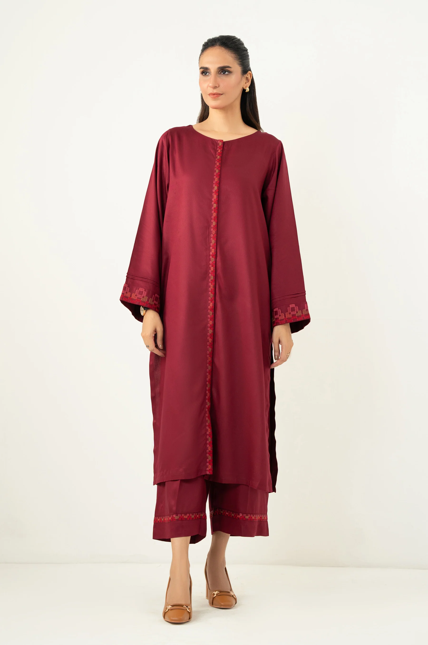 EMBROIDERED SUIT - Image 2