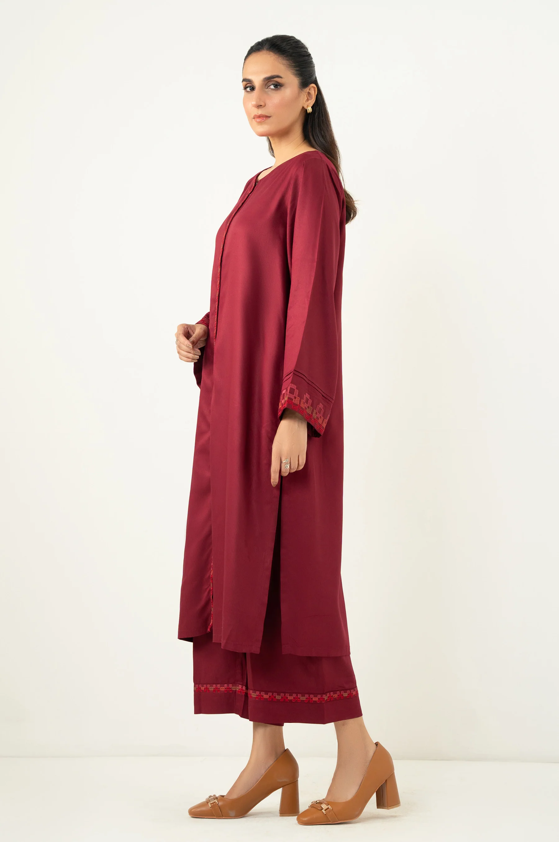 EMBROIDERED SUIT - Image 4