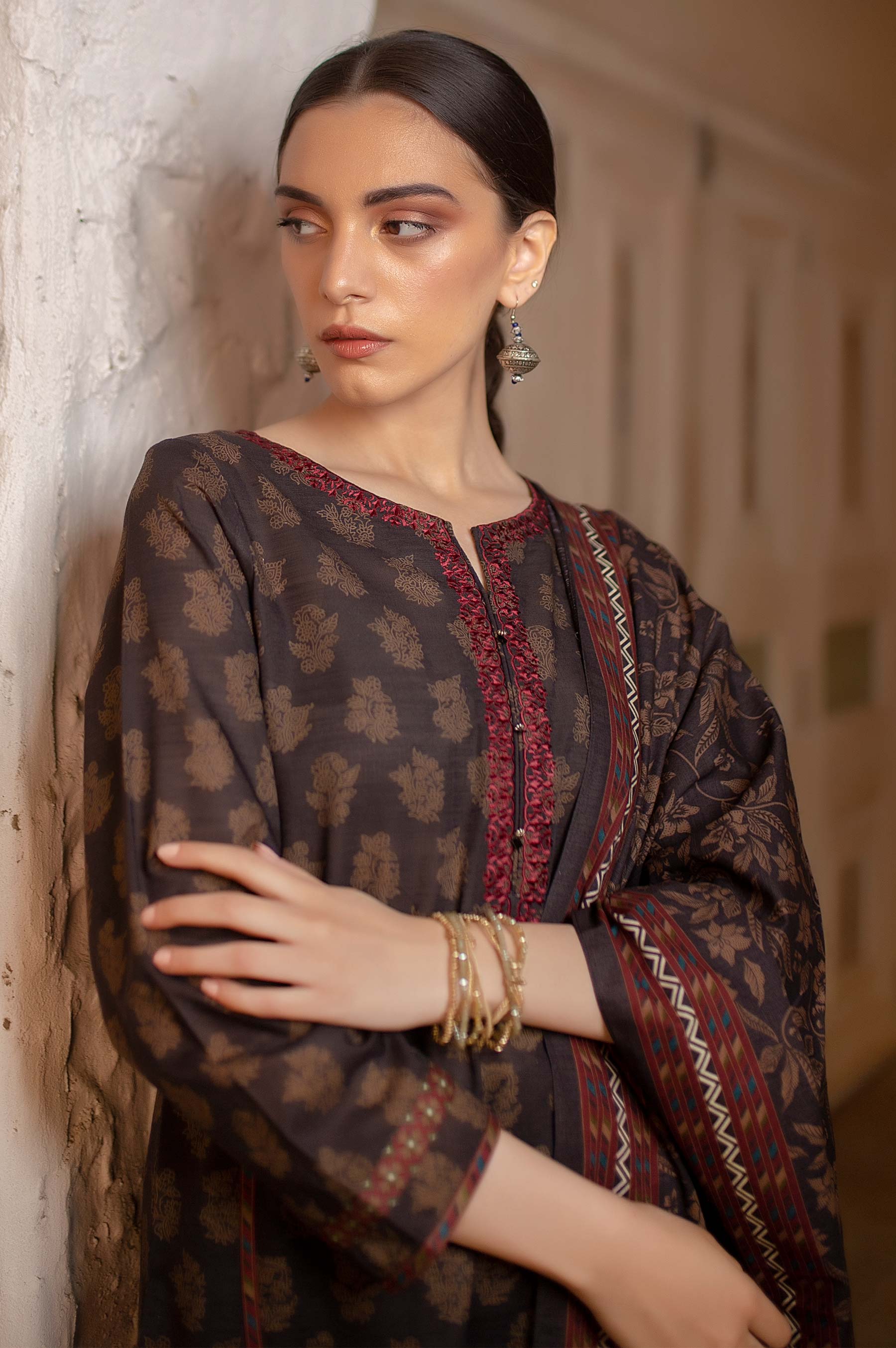 Stitched 2 Piece Embroidered Khaddar Suit - Image 5