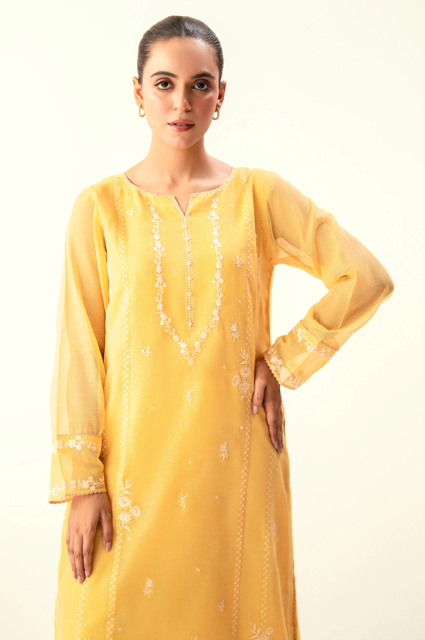 EMBROIDERED SUIT - Image 2
