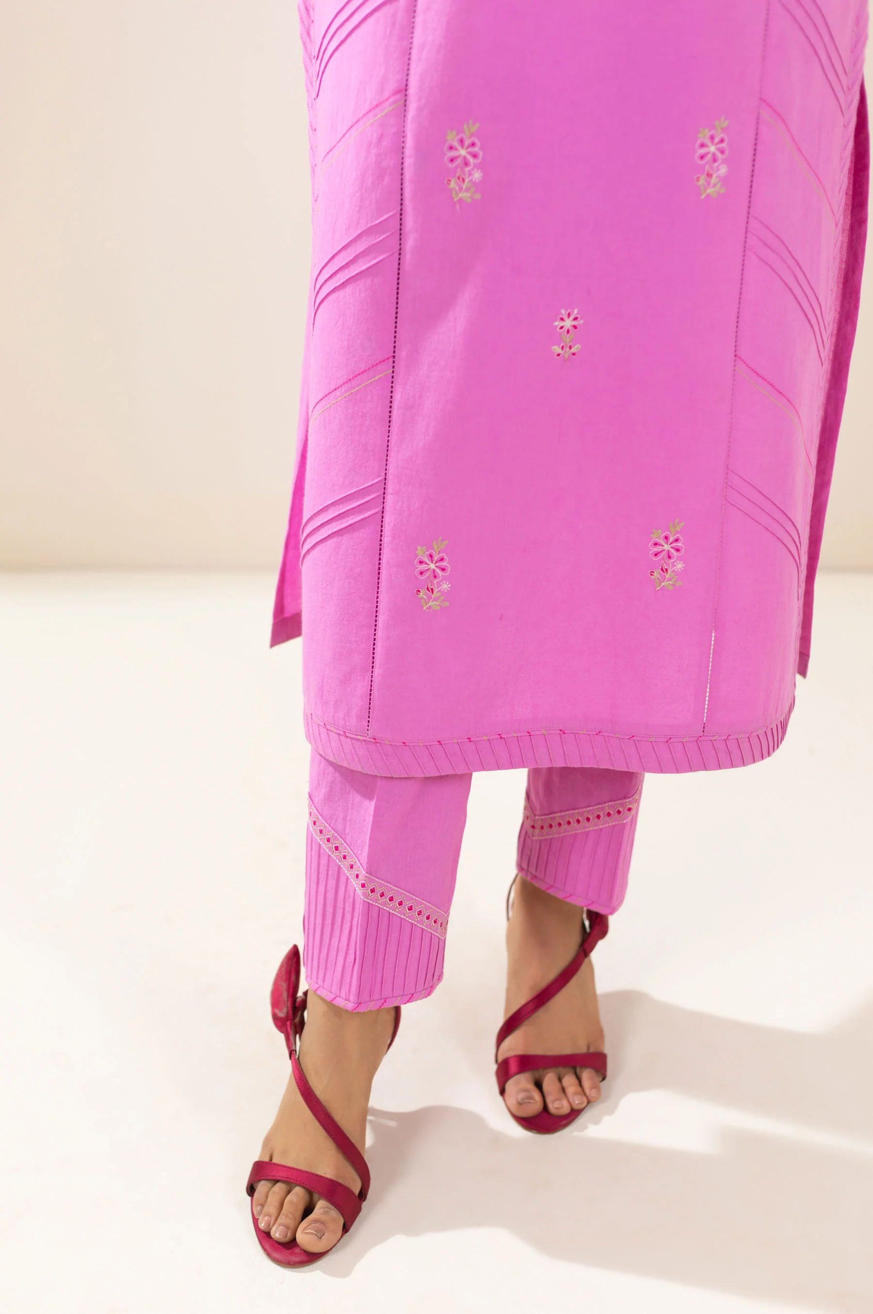 EMBROIDERED SUIT - Image 5