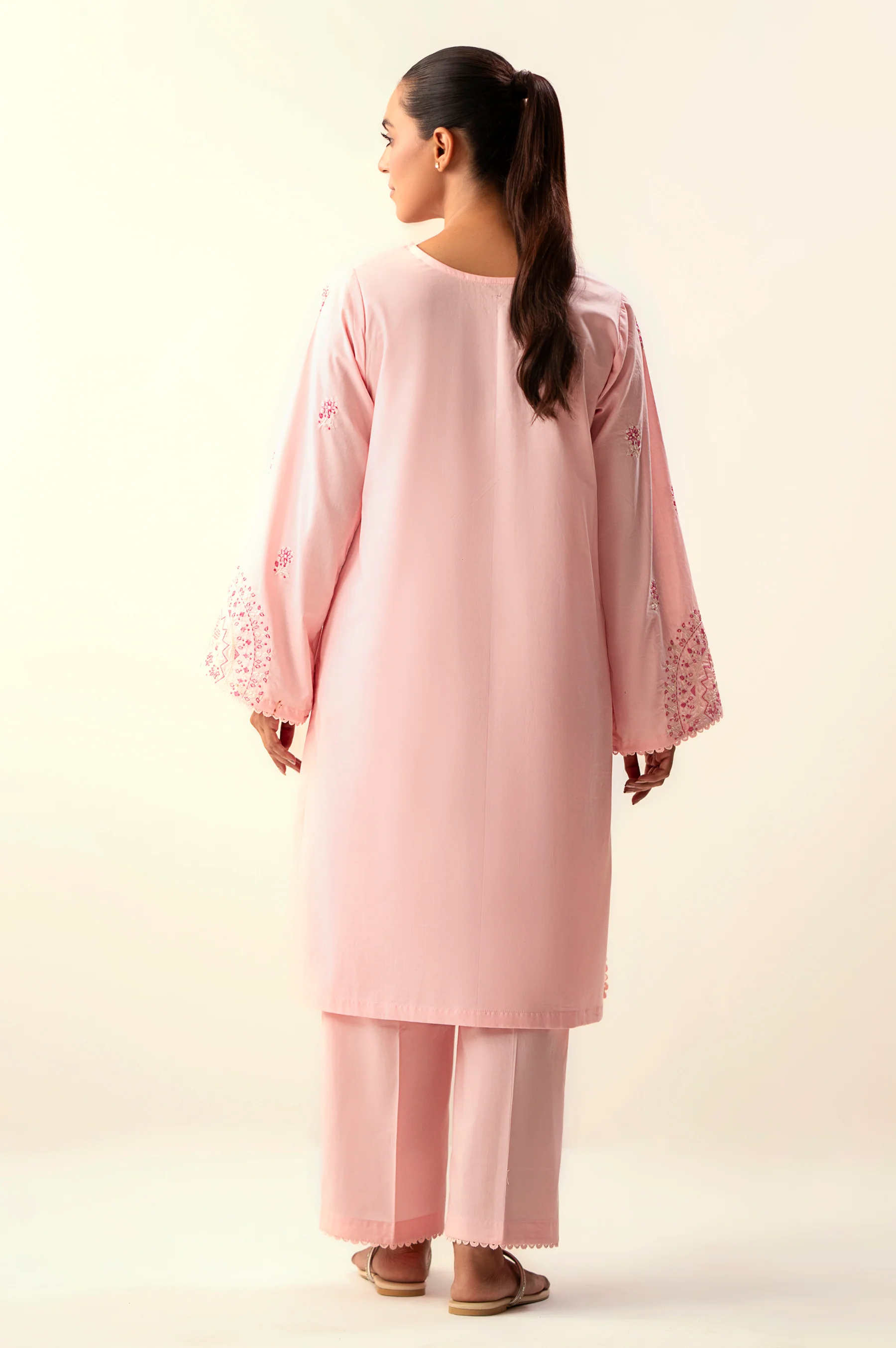 EMBROIDERED SUIT - Image 3