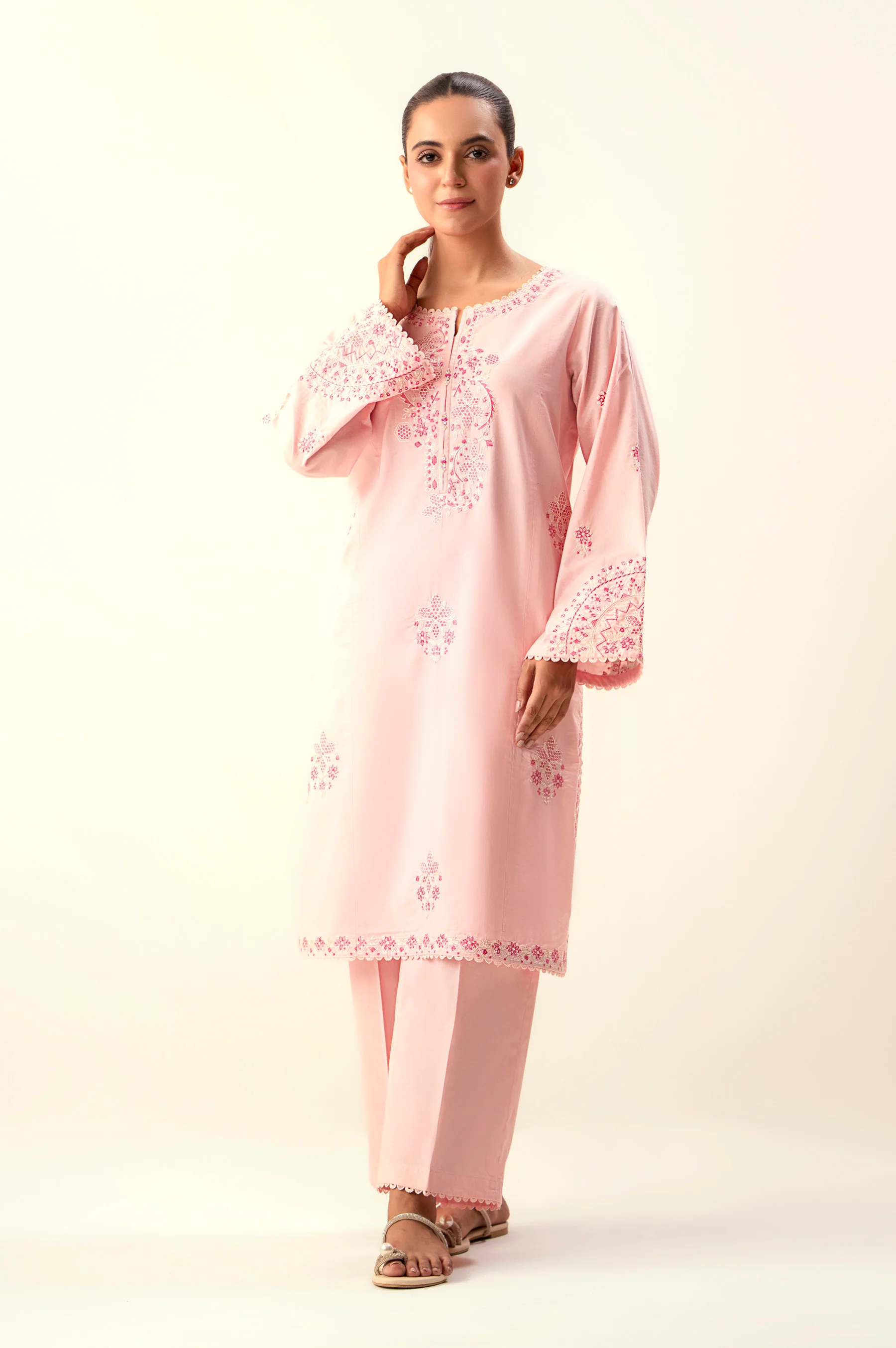 EMBROIDERED SUIT - Image 4