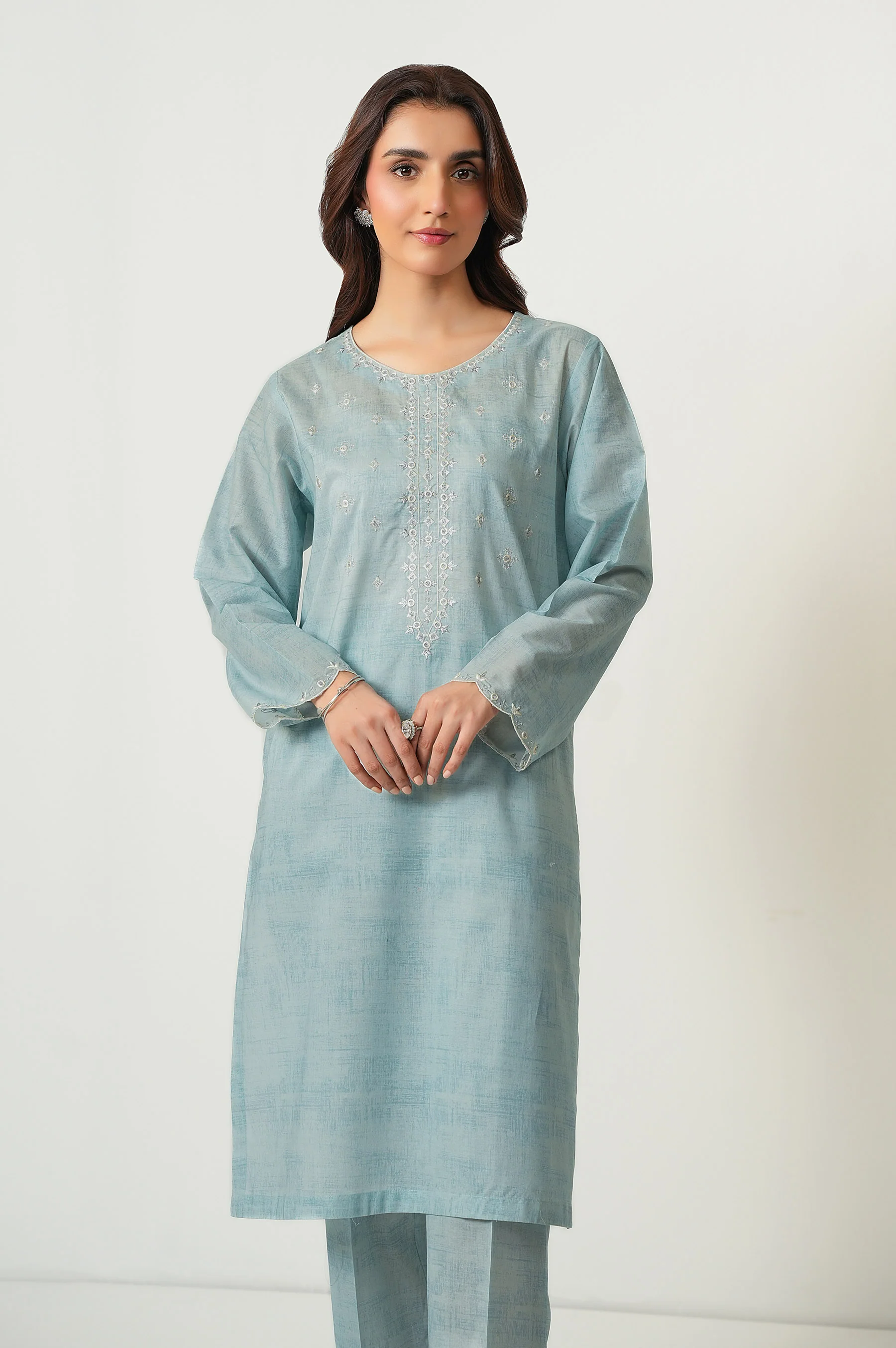 EMBROIDERED SUIT - Image 3