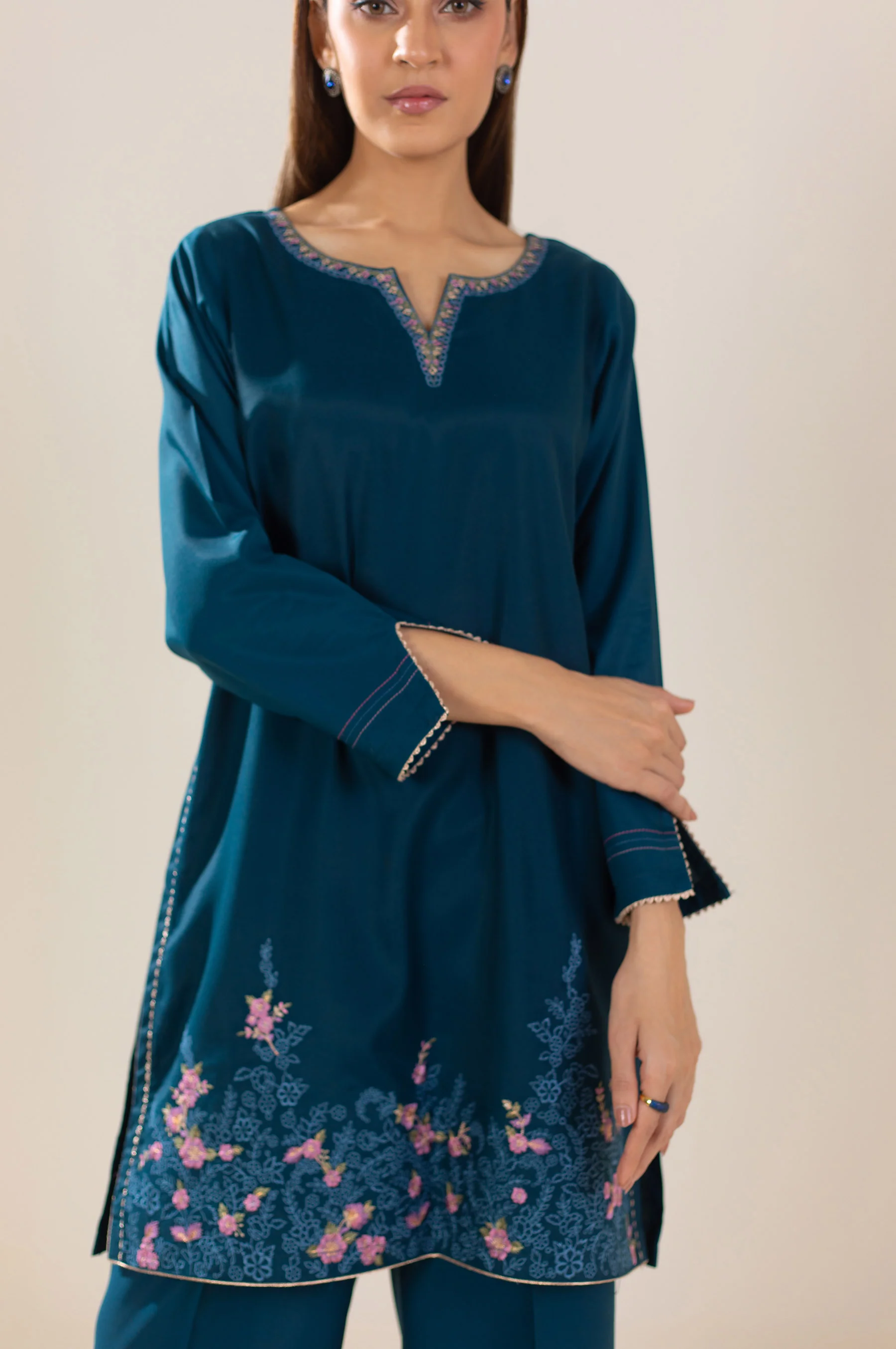 Stitched 2 Piece Embroidered Oak Silk Outfit - Image 5