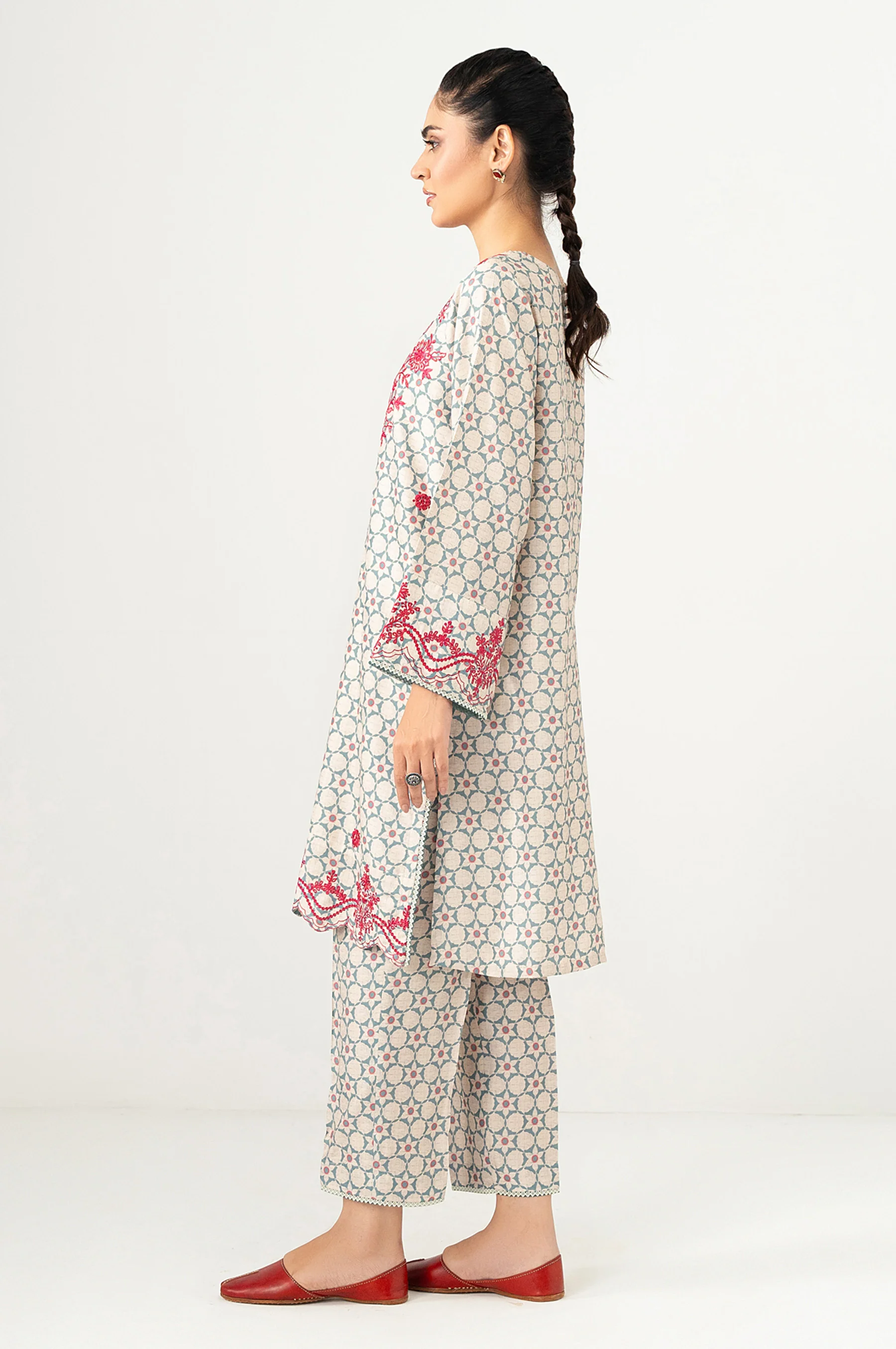 EMBROIDERED SUIT - Image 3