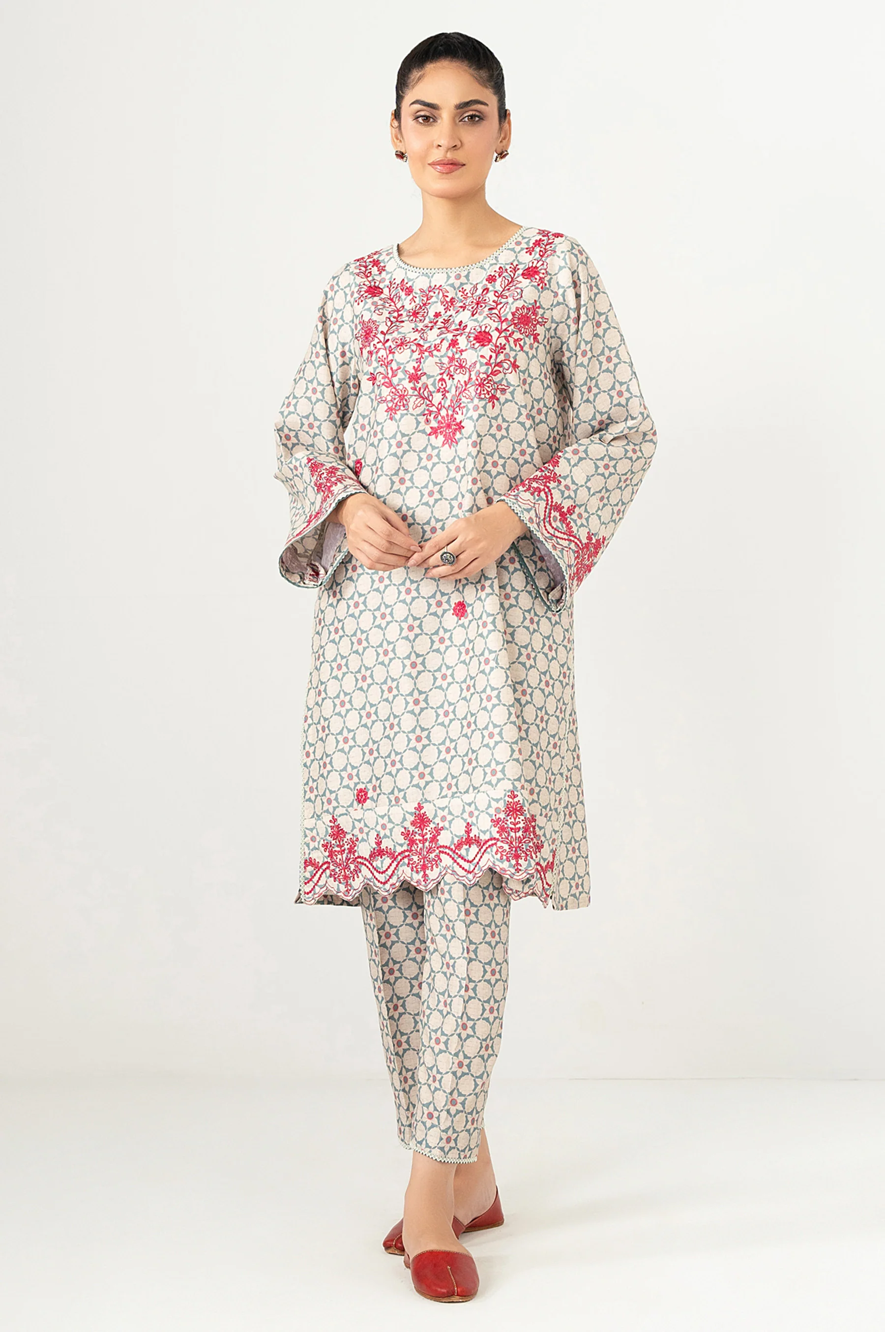 EMBROIDERED SUIT - Image 6