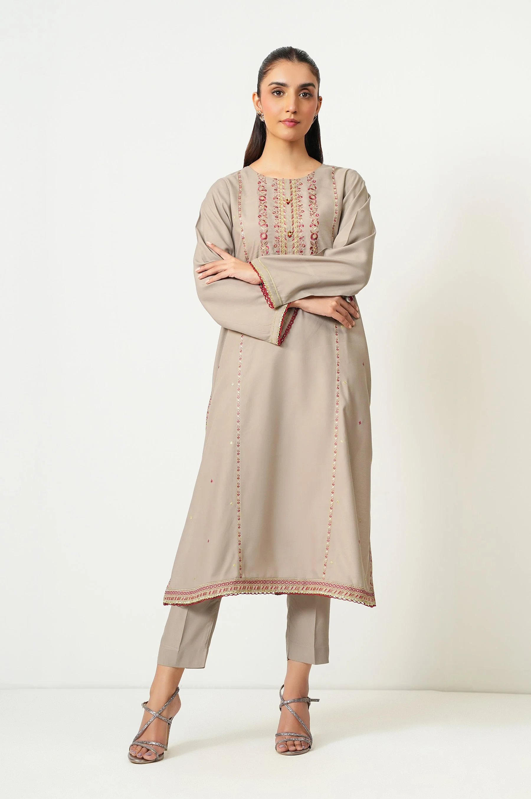 STITCHED EMBROIDERED SUIT (FACTORY E-OUTLET) - Image 6