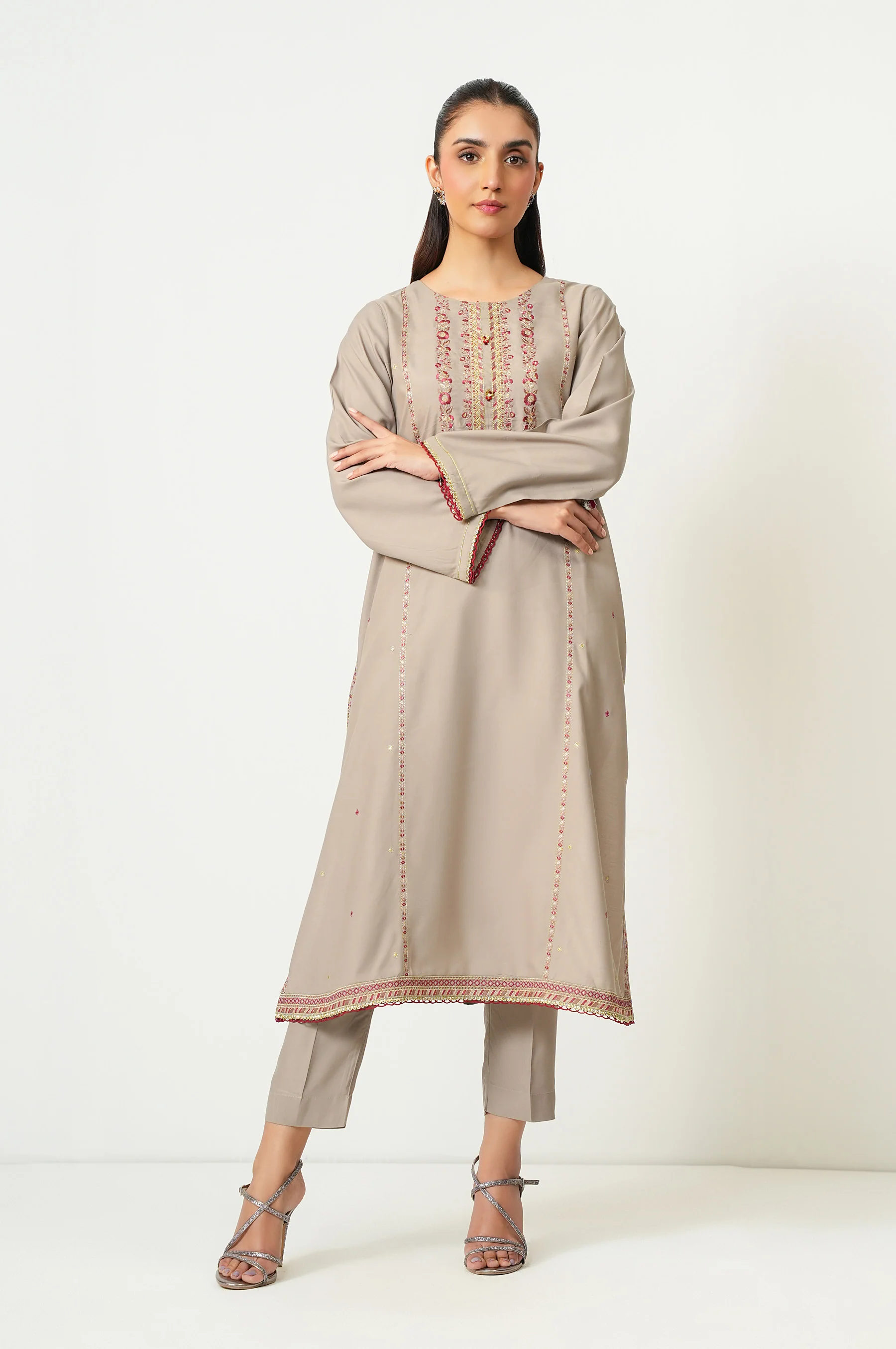 EMBROIDERED SUIT - Image 6