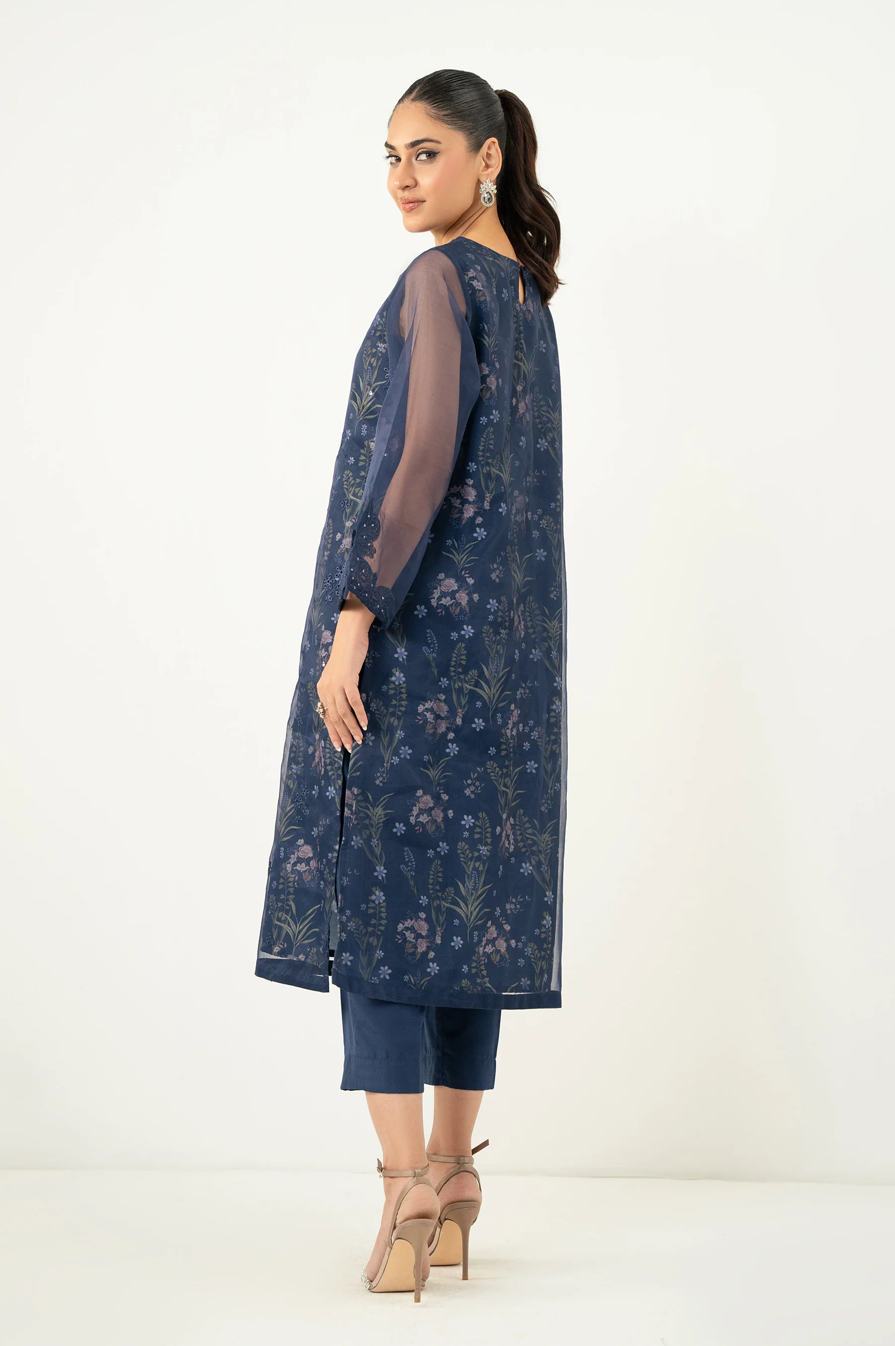 EMBROIDERED SUIT - Image 4