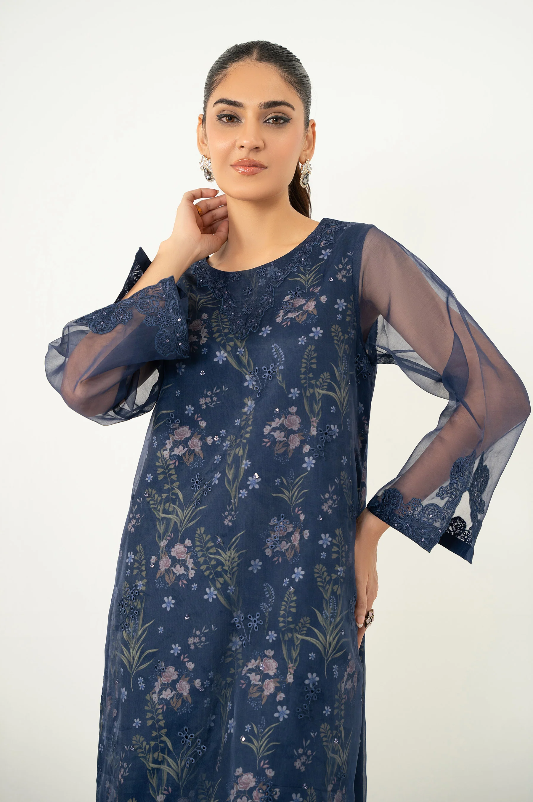 EMBROIDERED SUIT - Image 5