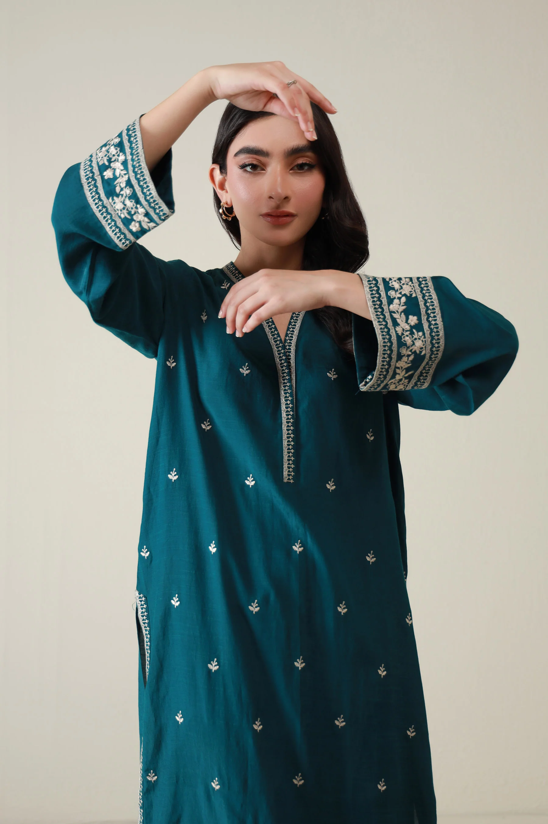 Stitched 2 Piece Embroidered Raw Silk Suit - Image 4