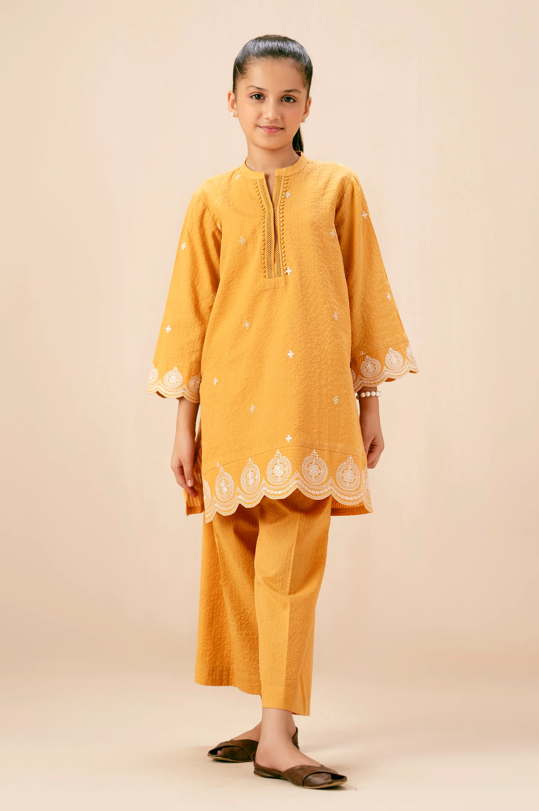 EMBROIDERED SUIT - Image 2