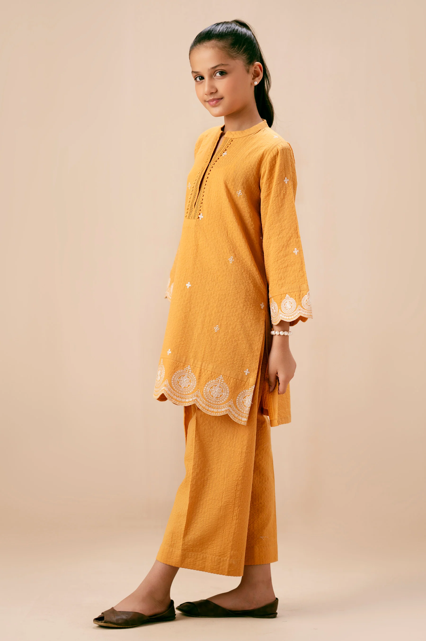 EMBROIDERED SUIT - Image 4