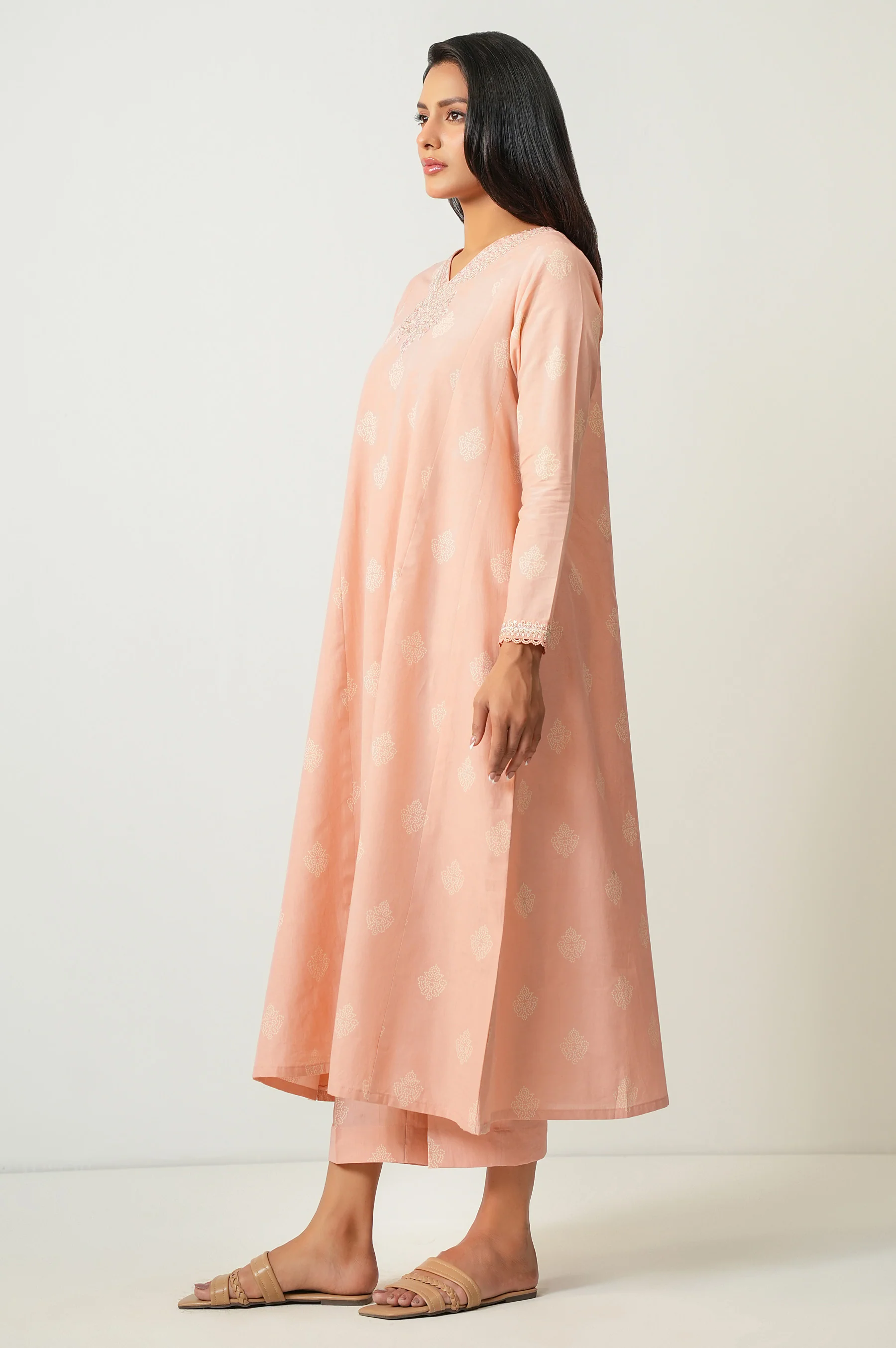 STITCHED EMBROIDERED CAMBRIC SHIRT BOTTOM - Image 3