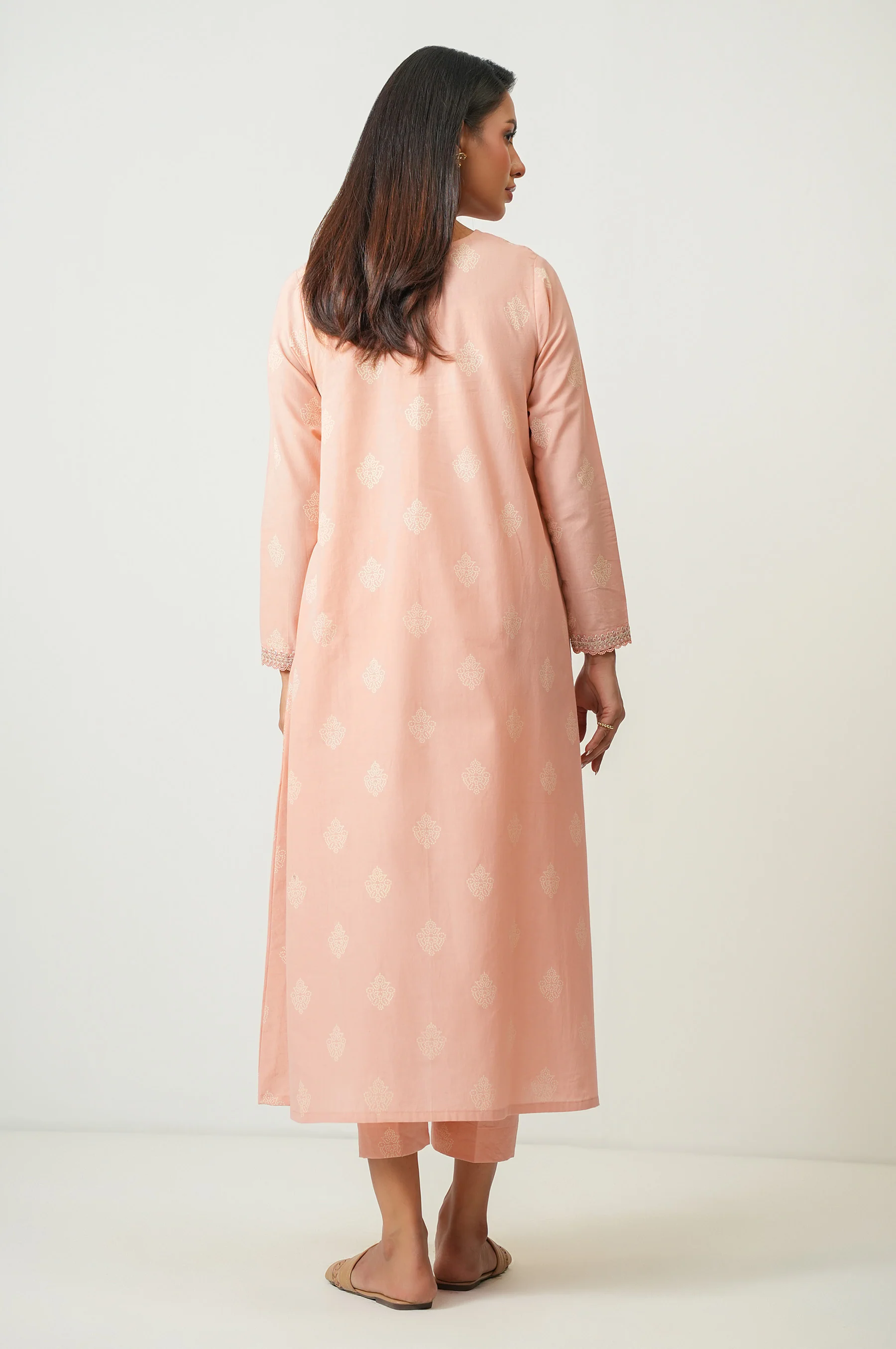 STITCHED EMBROIDERED CAMBRIC SHIRT BOTTOM - Image 4