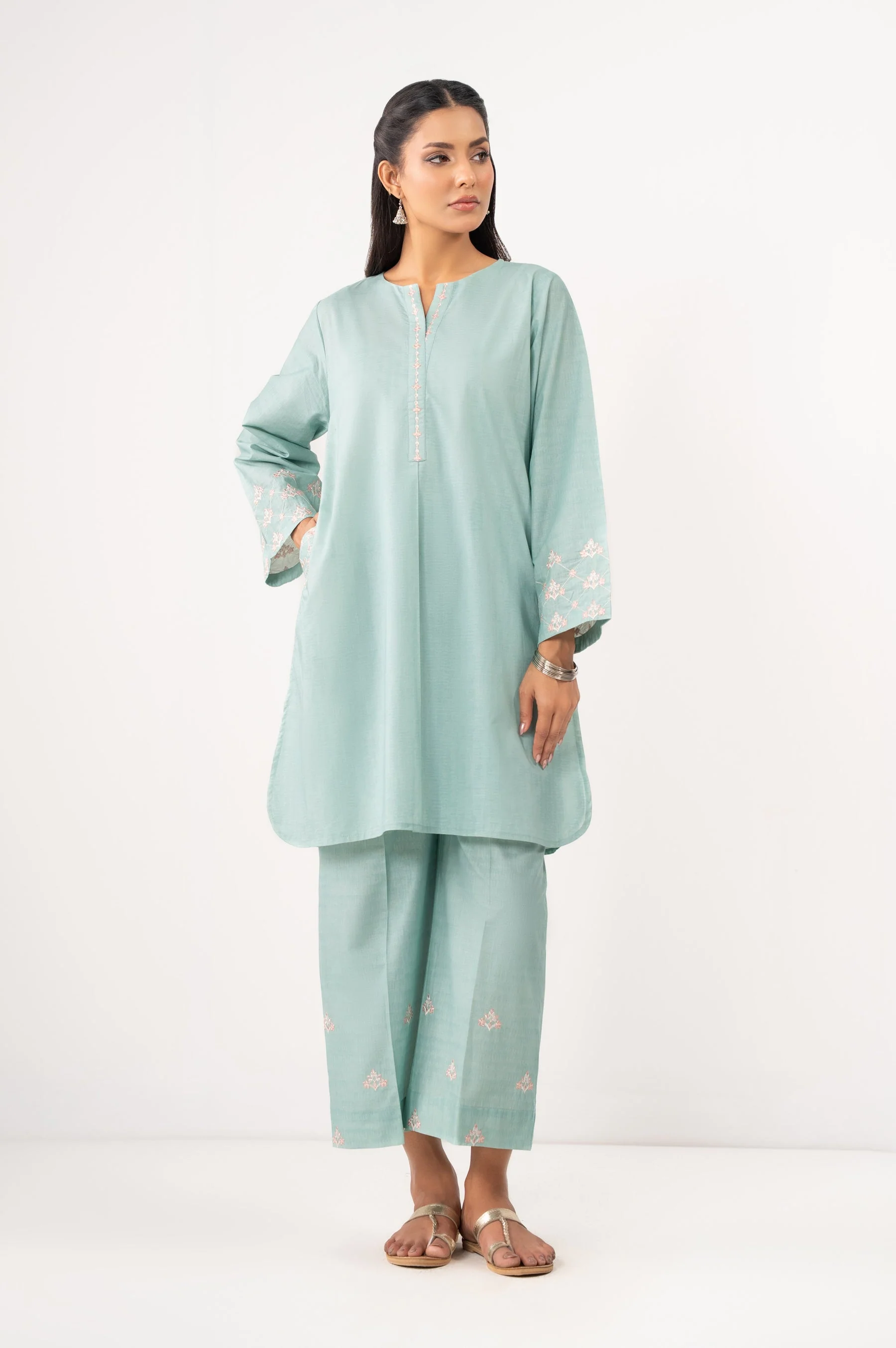 STITCHED EMBROIDERED SUIT (FACTORY E-OUTLET)