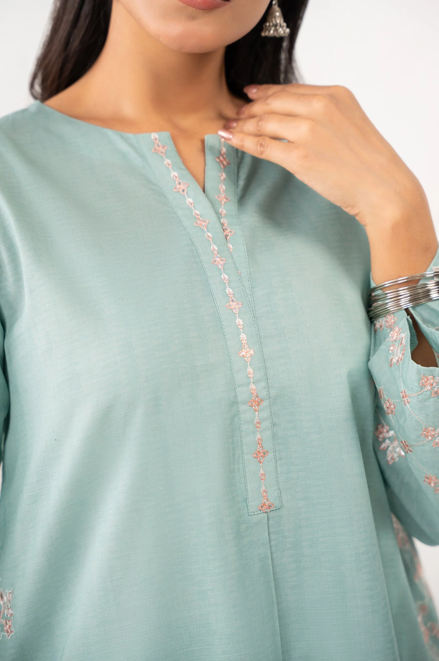 STITCHED EMBROIDERED SUIT (FACTORY E-OUTLET) - Image 2