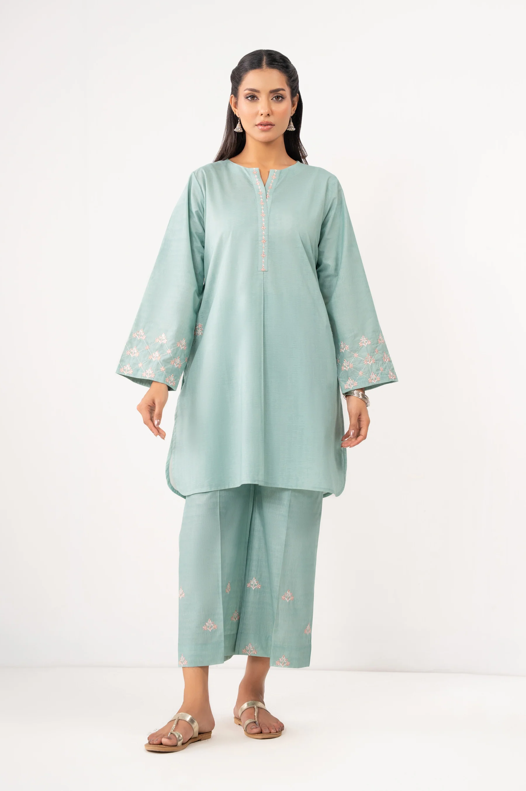 EMBROIDERED SUIT - Image 3