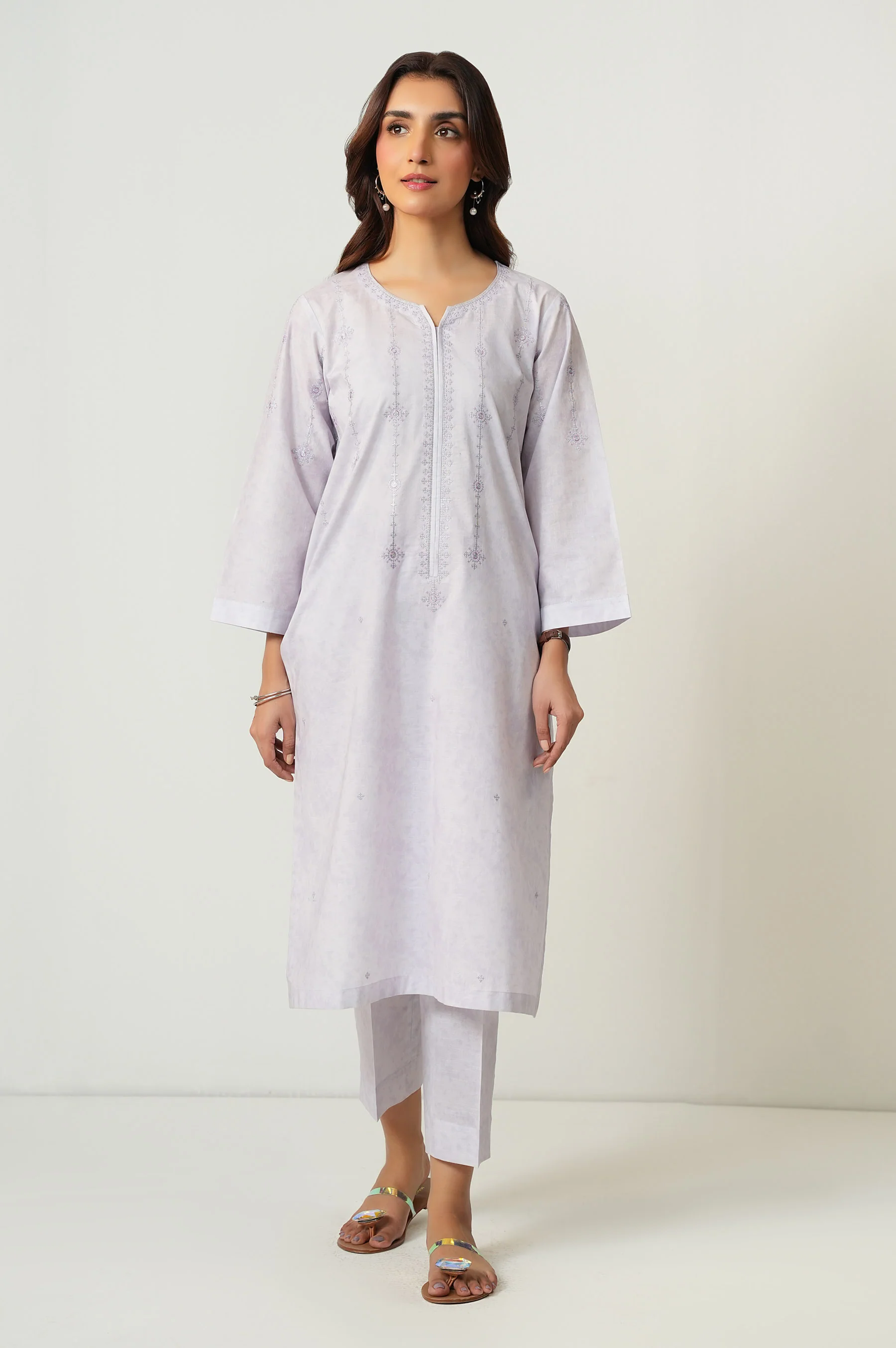 EMBROIDERED SUIT - Image 2