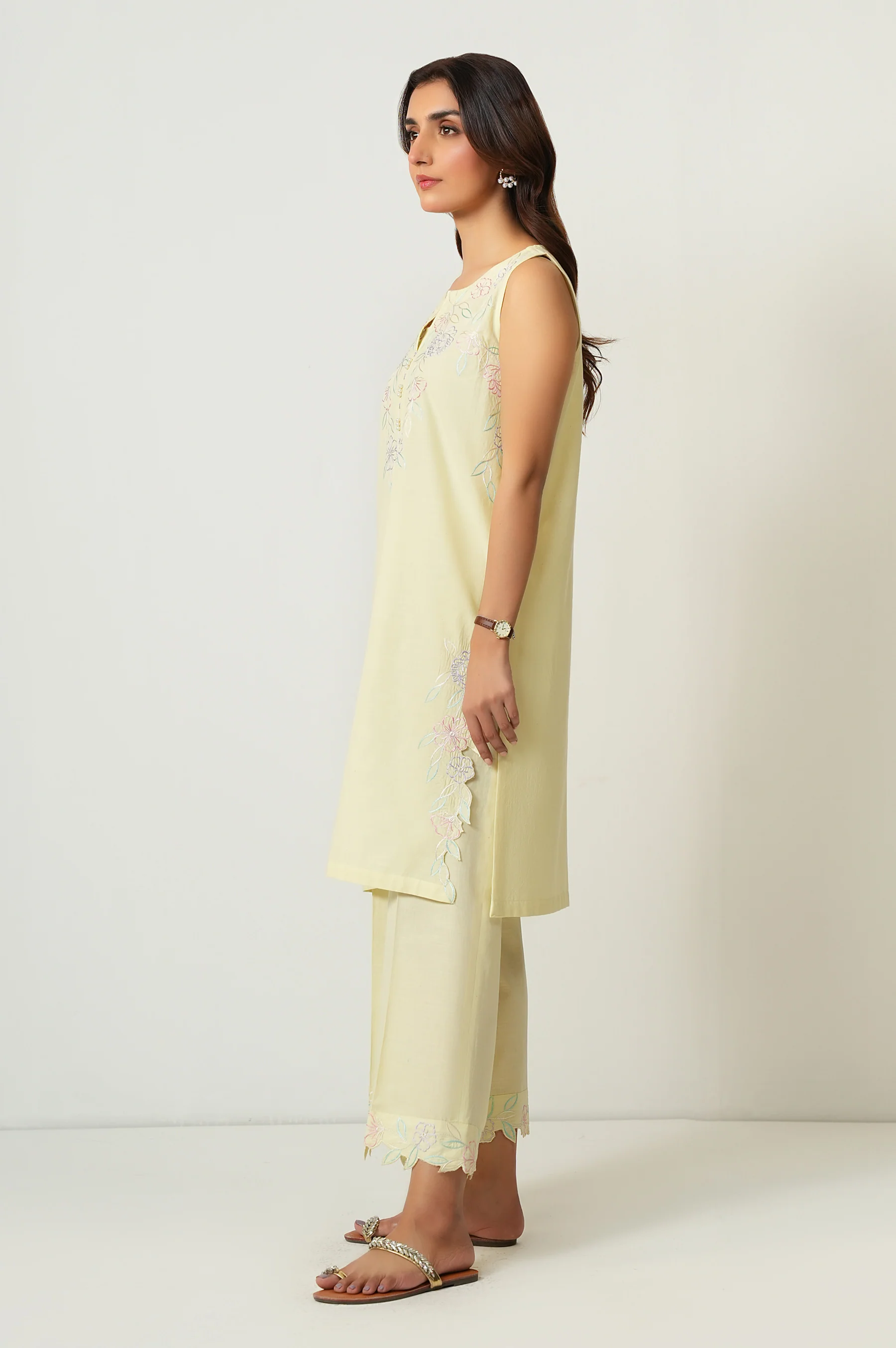 STITCHED EMBROIDERED SLUB LAWN SHIRT BOTTOM - Image 2