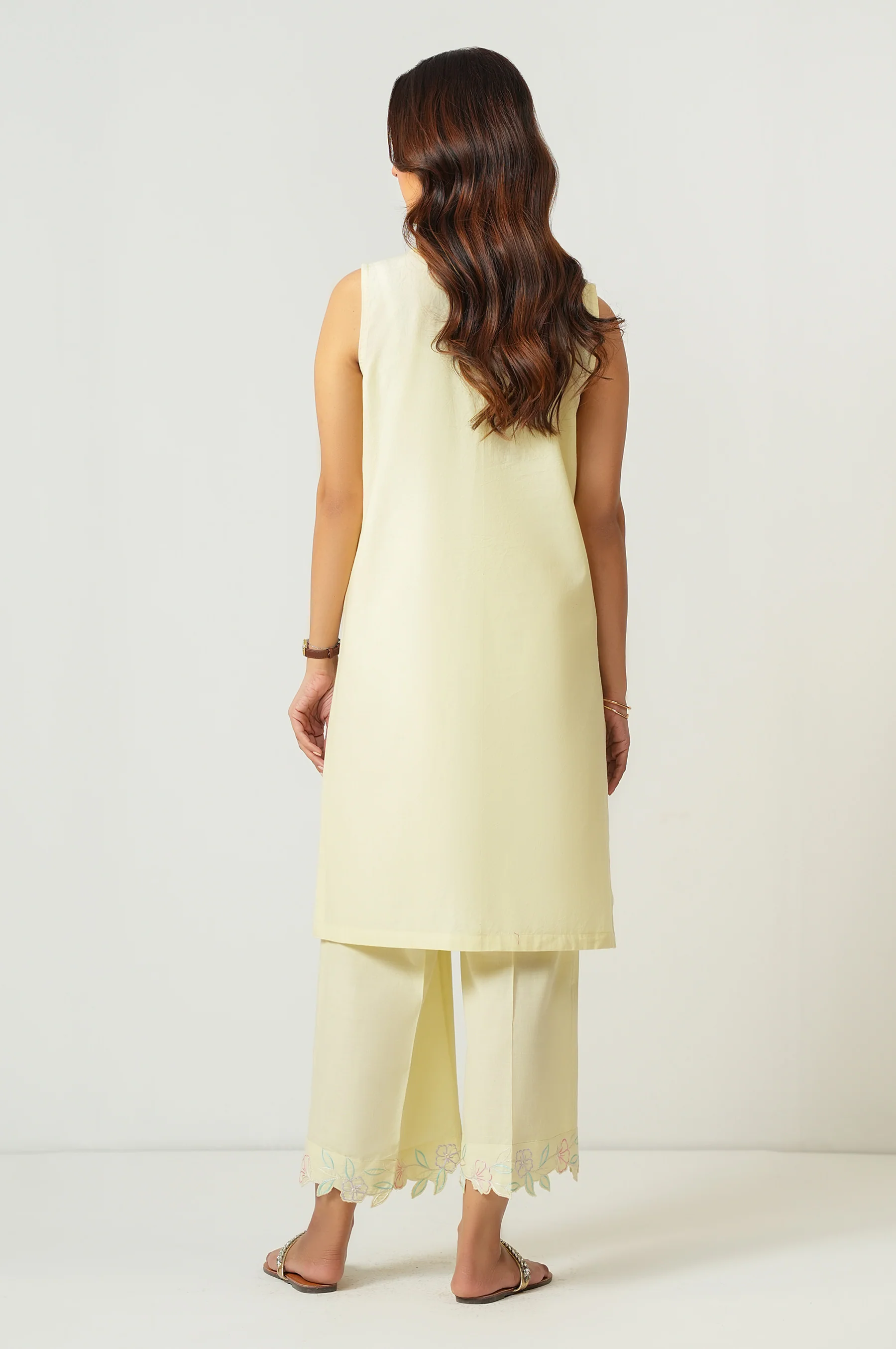 STITCHED EMBROIDERED SLUB LAWN SHIRT BOTTOM - Image 6