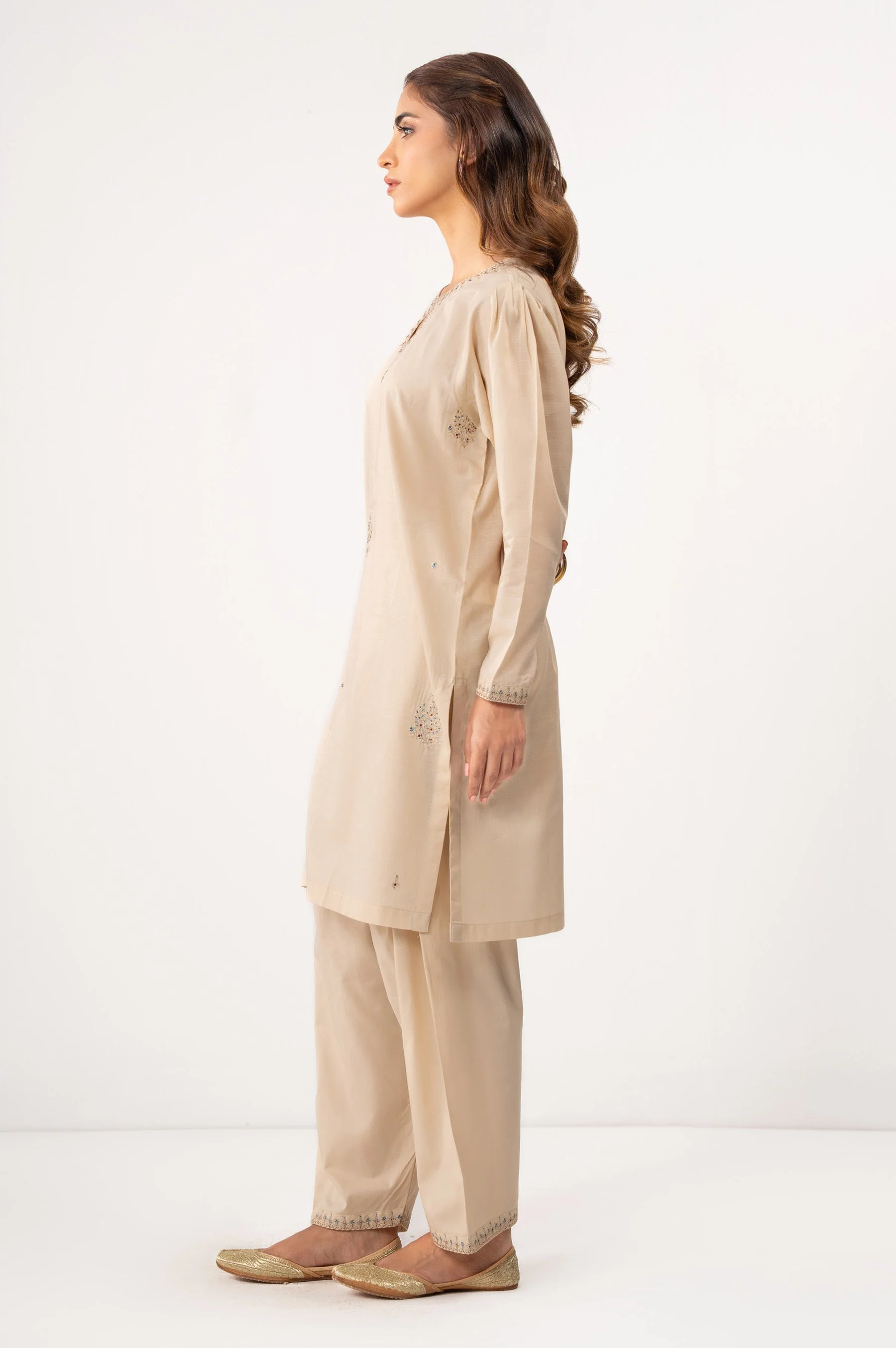 STITCHED EMBROIDERED SUIT (FACTORY E-OUTLET) - Image 5
