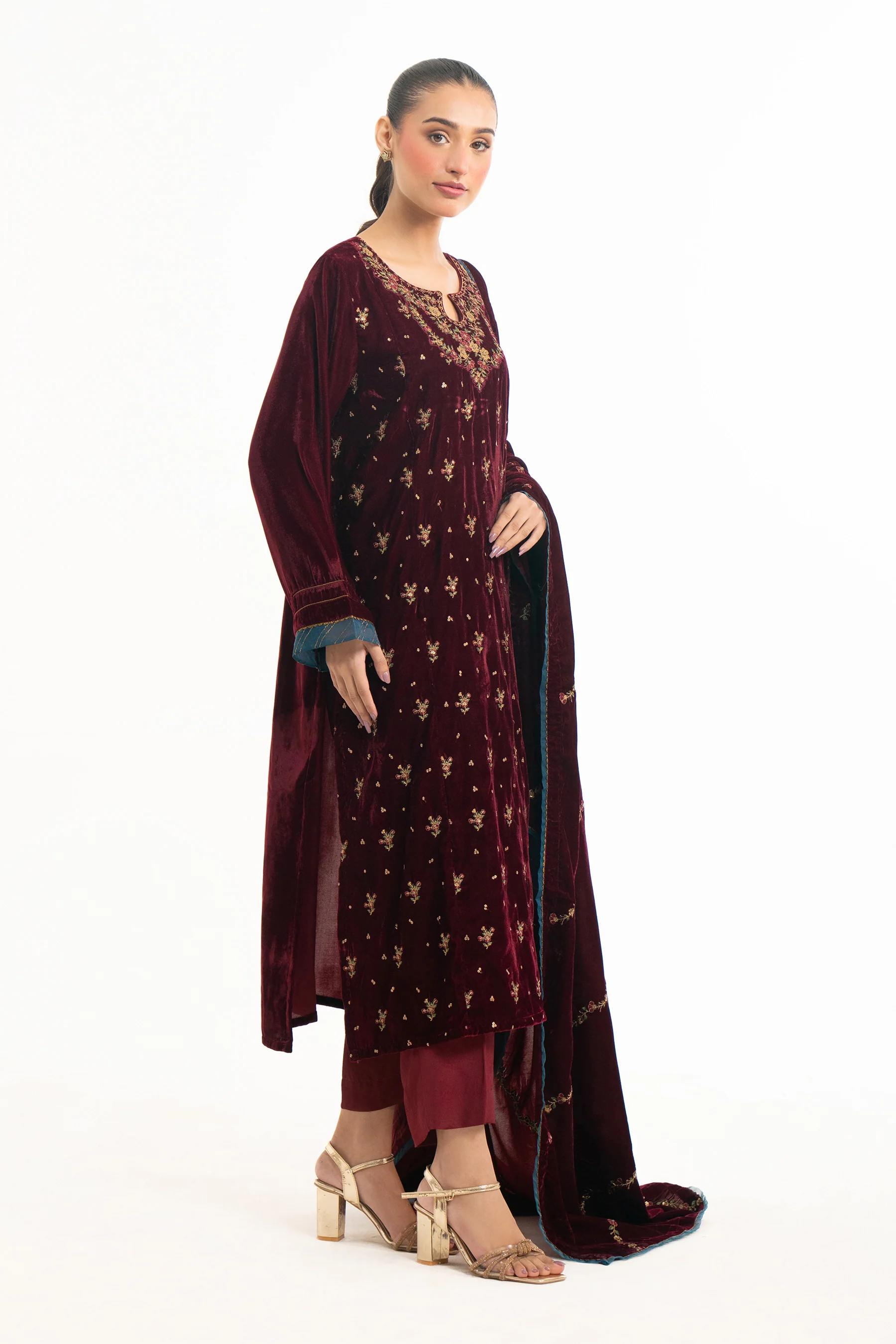 STITCHED EMBROIDERED VELVET SHIRT DUPATTA - Image 3