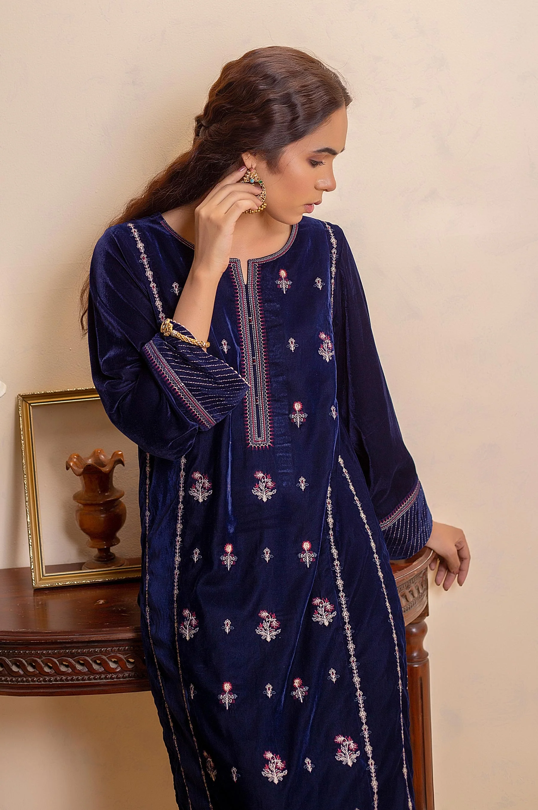 Stitched 2 Piece Velvet Embroidered Suit - Image 3