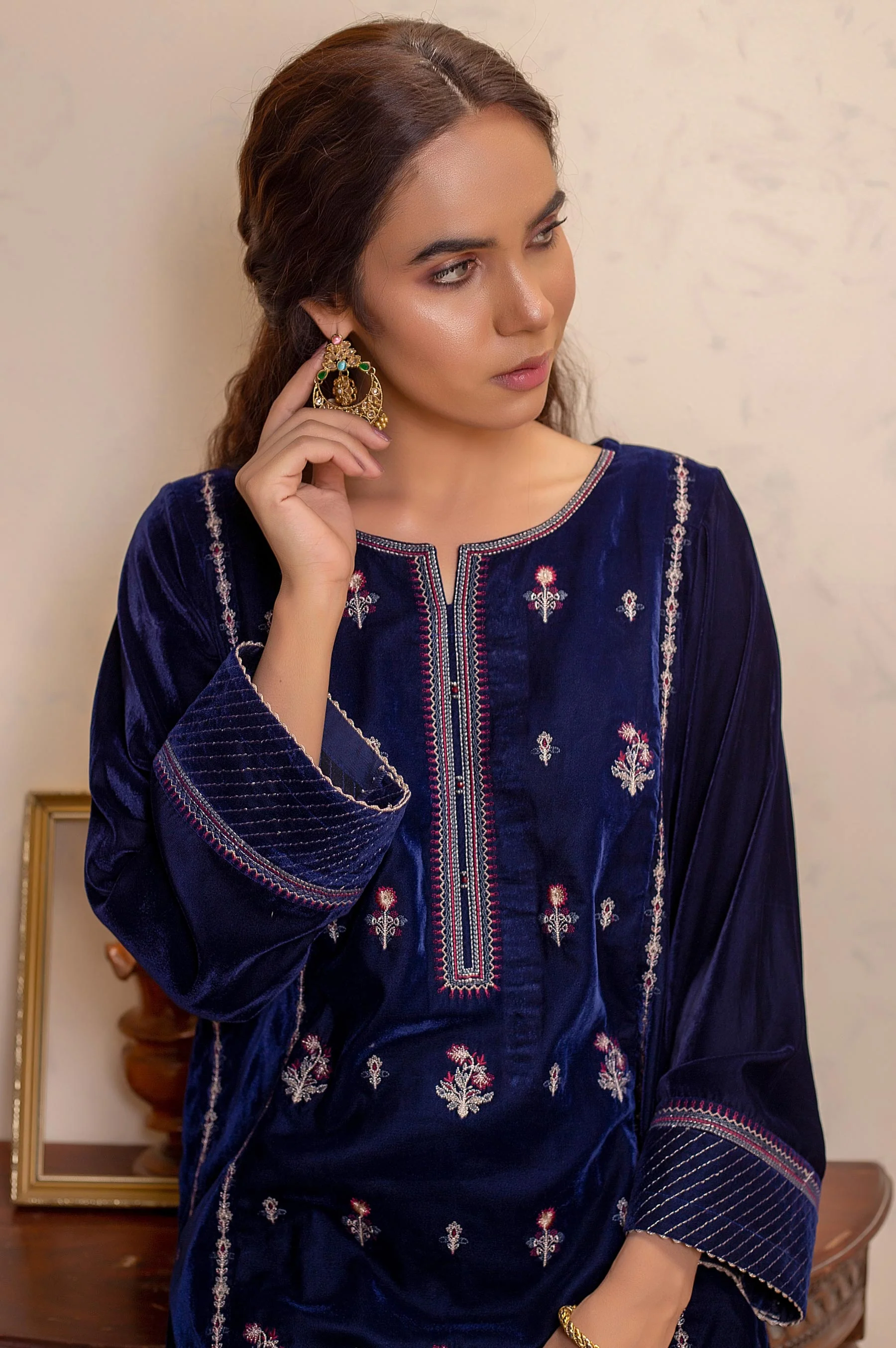 Stitched 2 Piece Velvet Embroidered Suit - Image 4