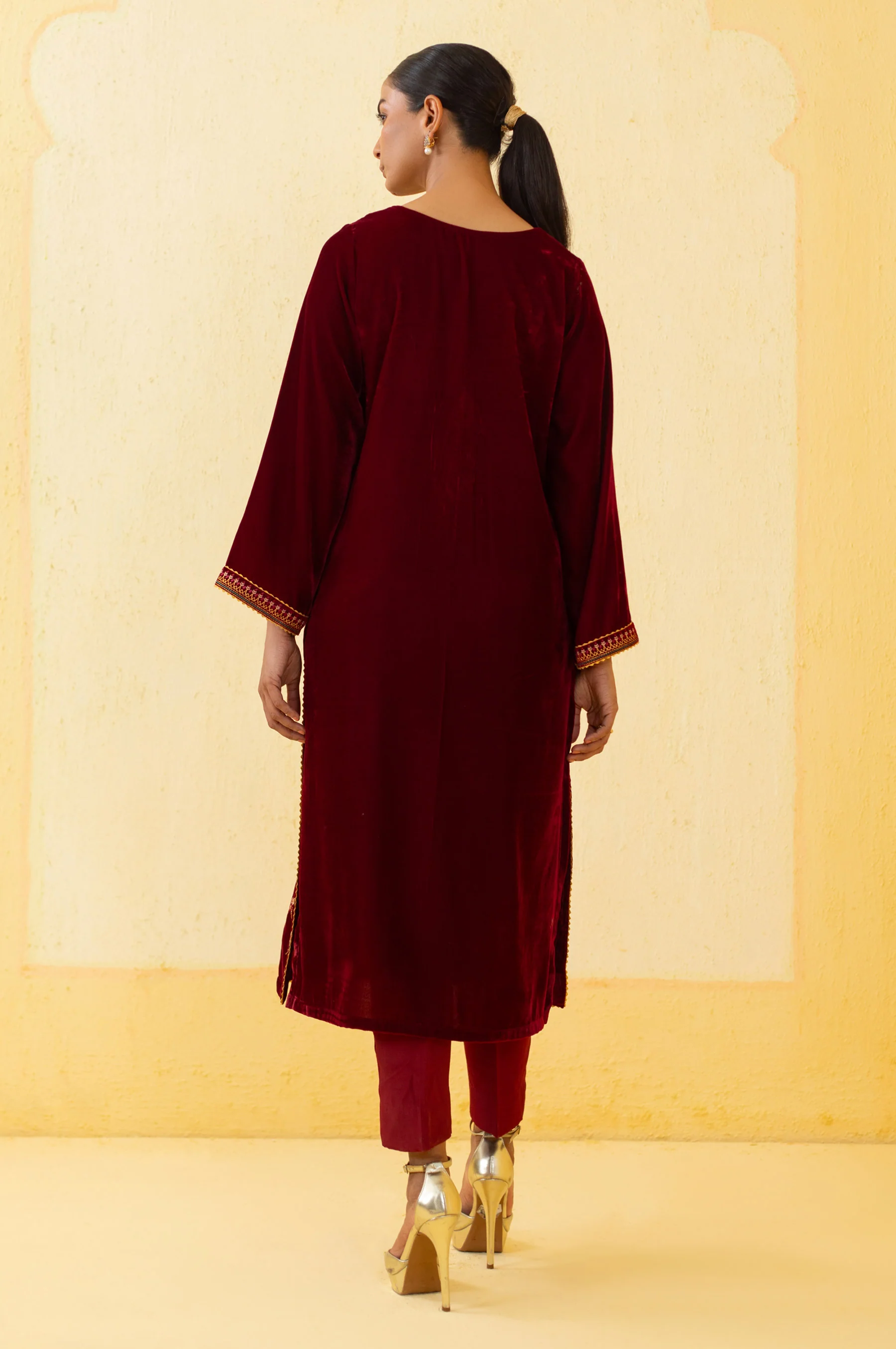 Stitched 2 Piece Embroidered Velvet Suit - Maroon - Image 3