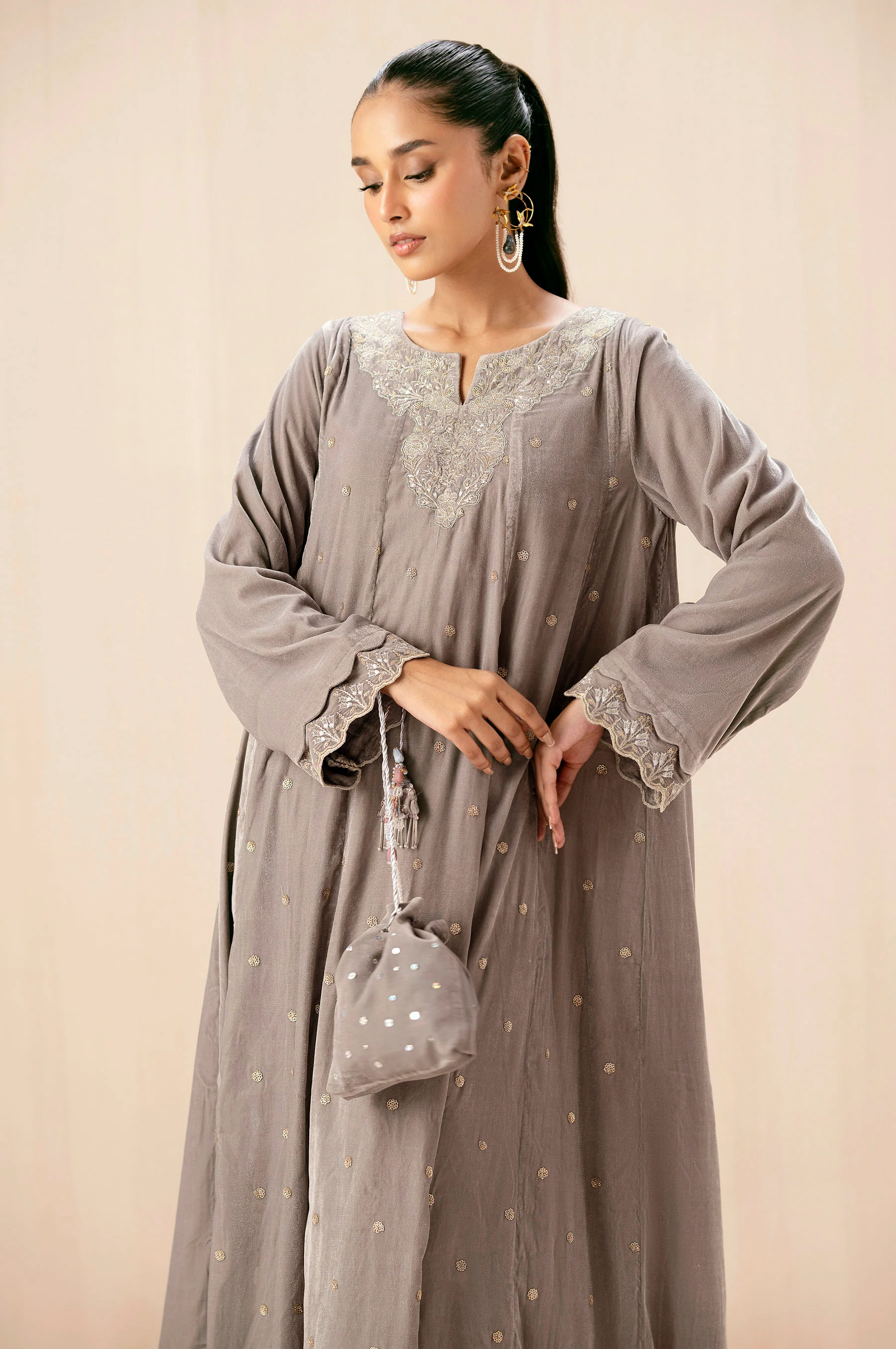 EMBROIDERED SUIT - Image 2