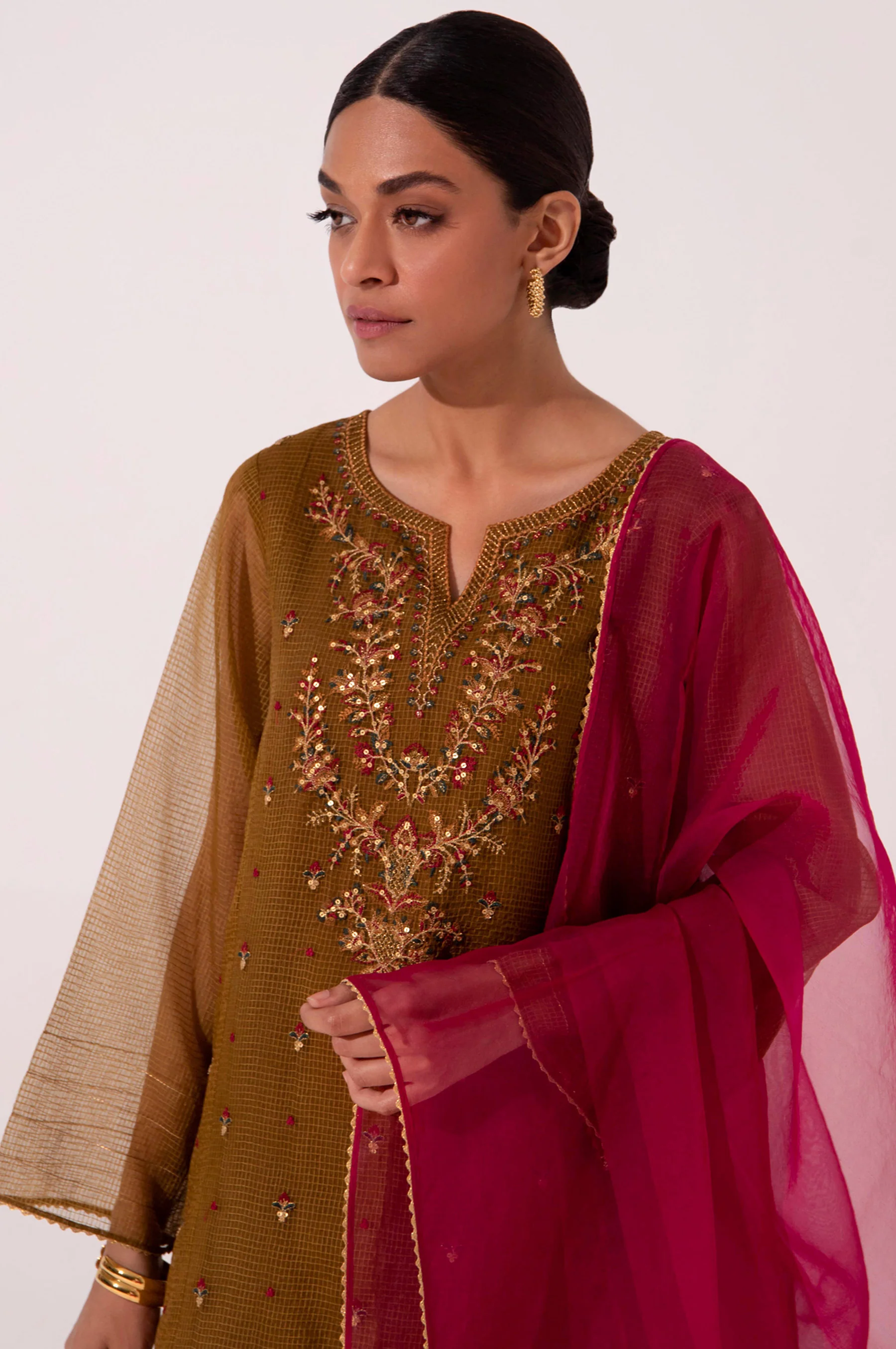 Stitched 2 Piece Embroidered Textured Organza Suit. - Image 4
