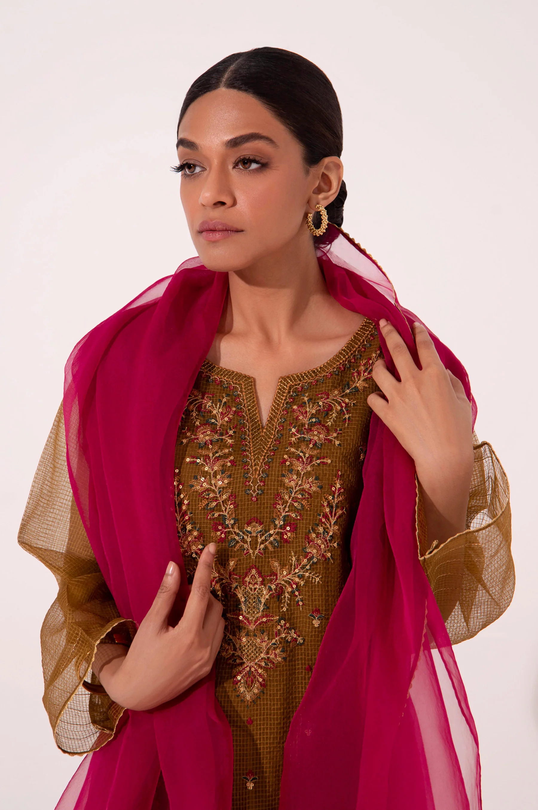 Stitched 2 Piece Embroidered Textured Organza Suit. - Image 5