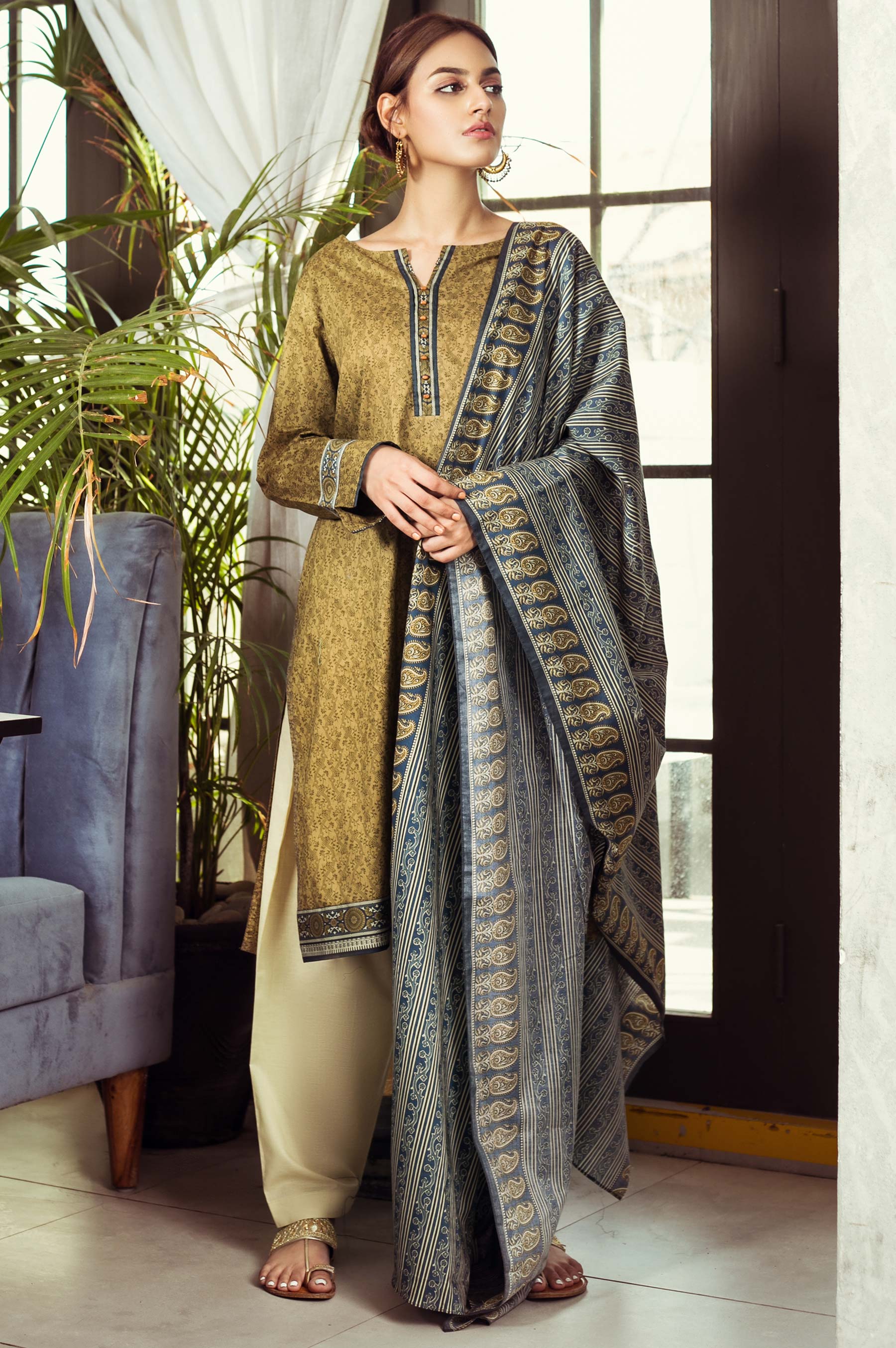 Stitched 2 Piece Printed Cambric Suit - Image 3