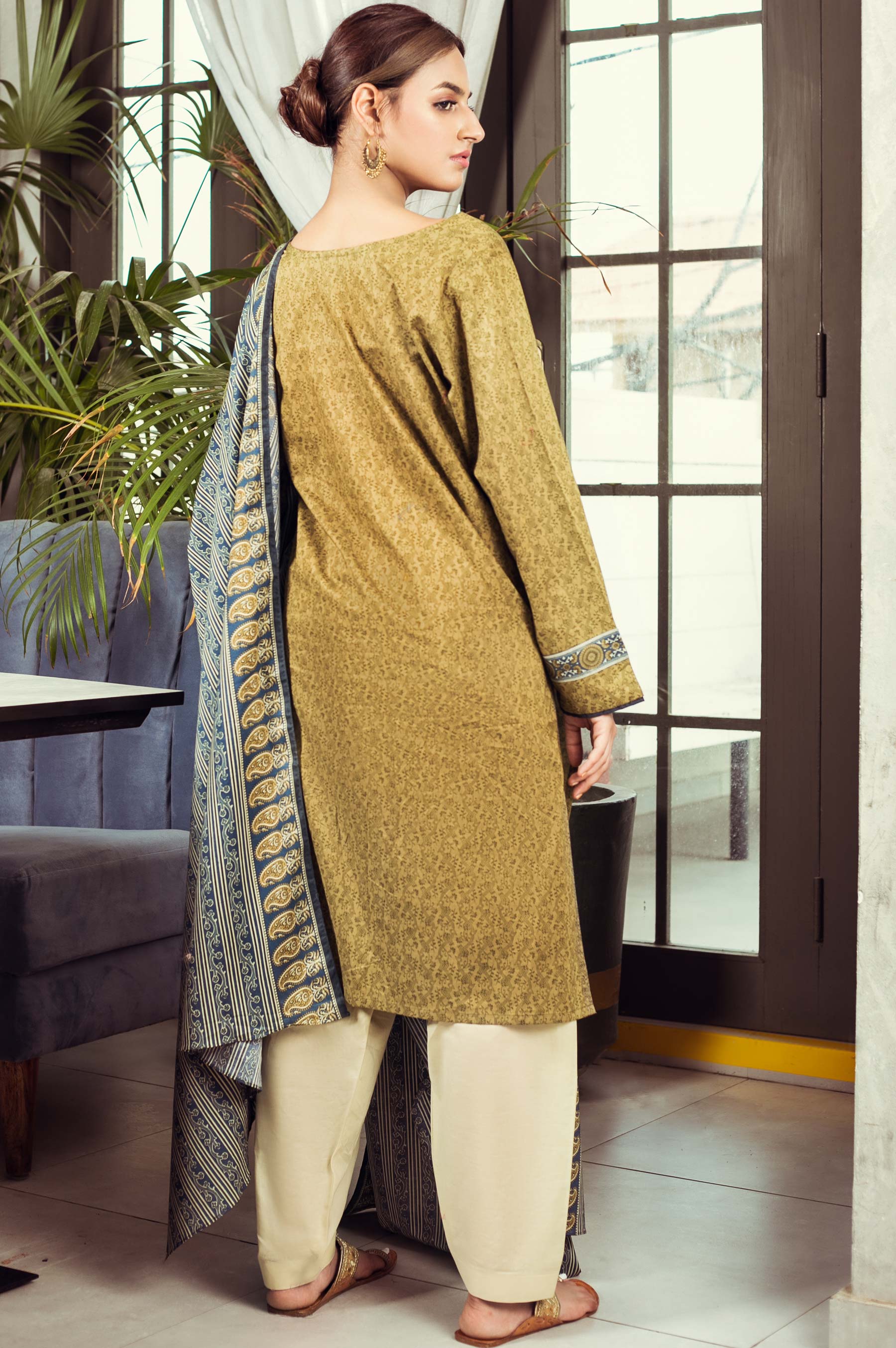 Stitched 2 Piece Printed Cambric Suit - Image 4