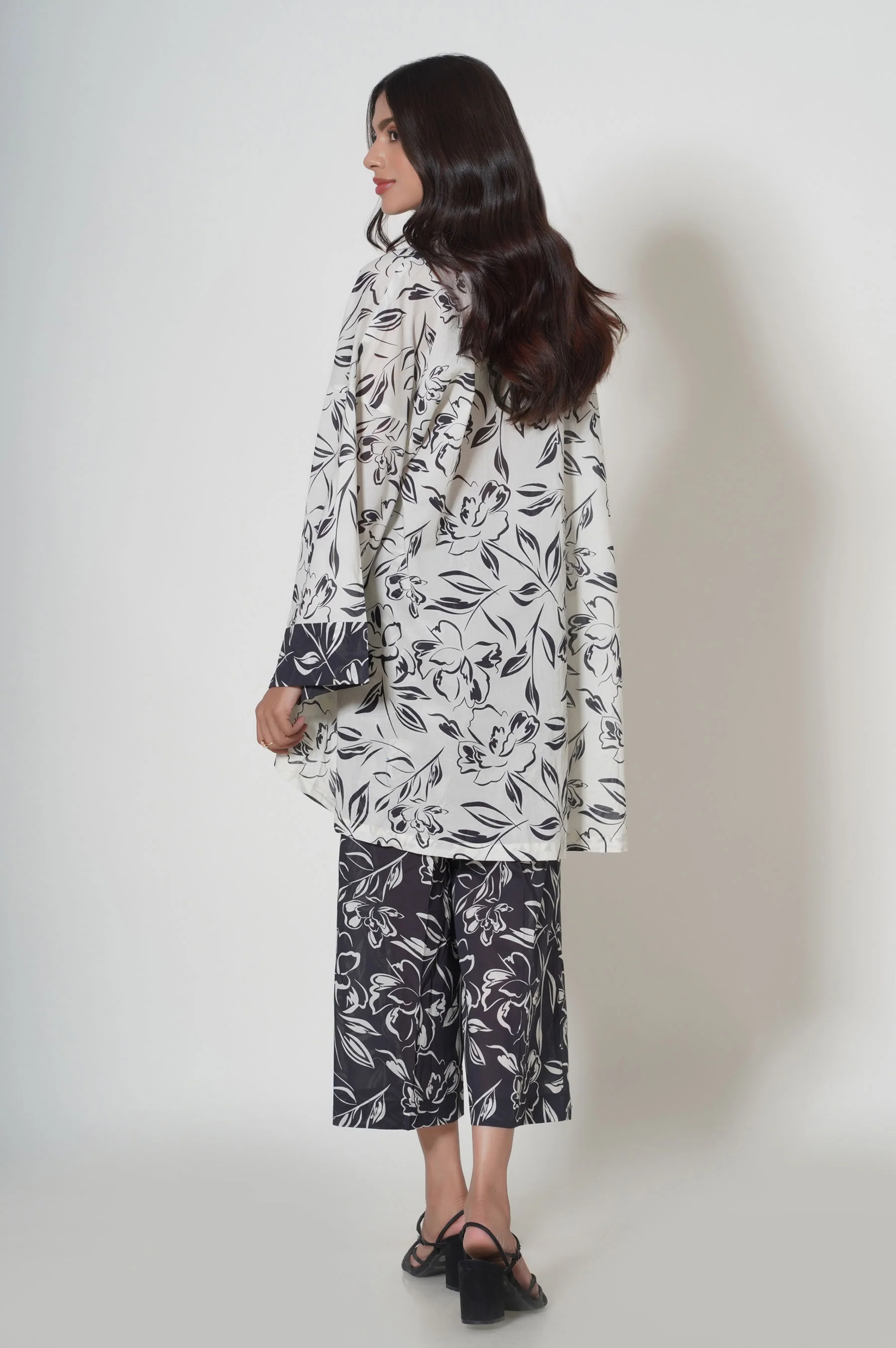 Stitched 2 Piece Printed Cambric Suit - Image 4