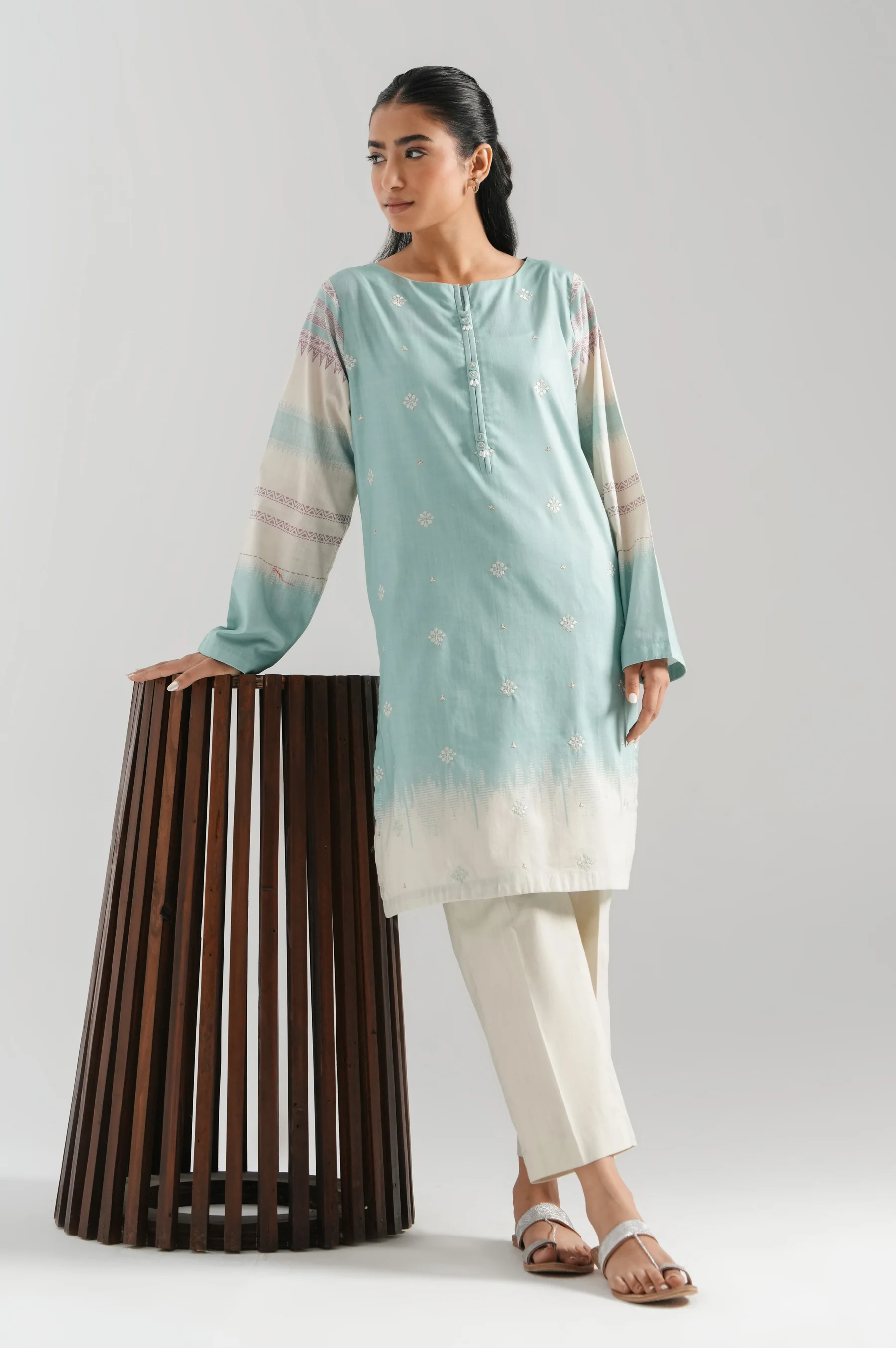 STITCHED EMBROIDERED BOTH SIDE SLUB SHIRT BOTTOM - Image 2