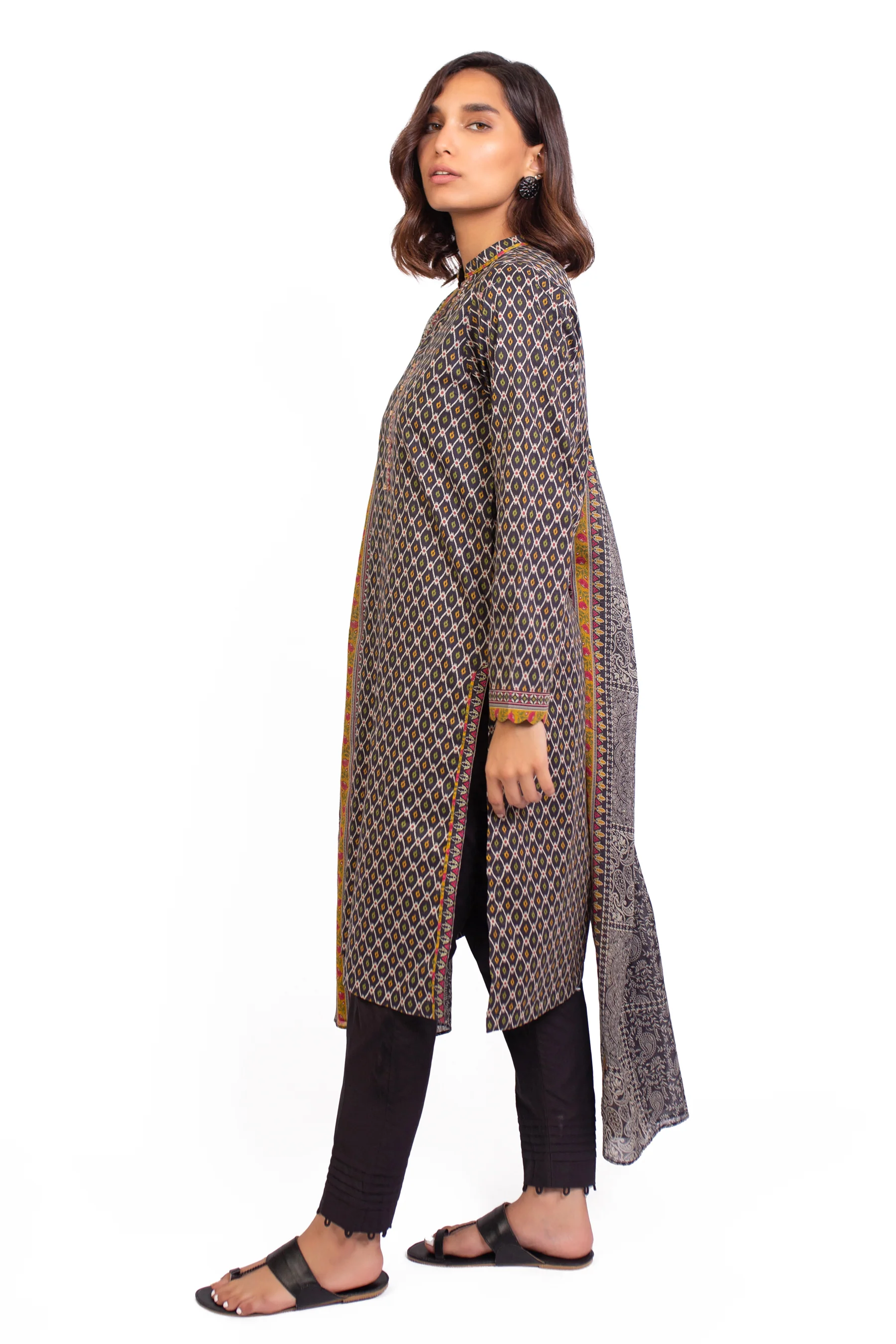 Stitched 2 Piece Printed Khaddar Suit - Image 3
