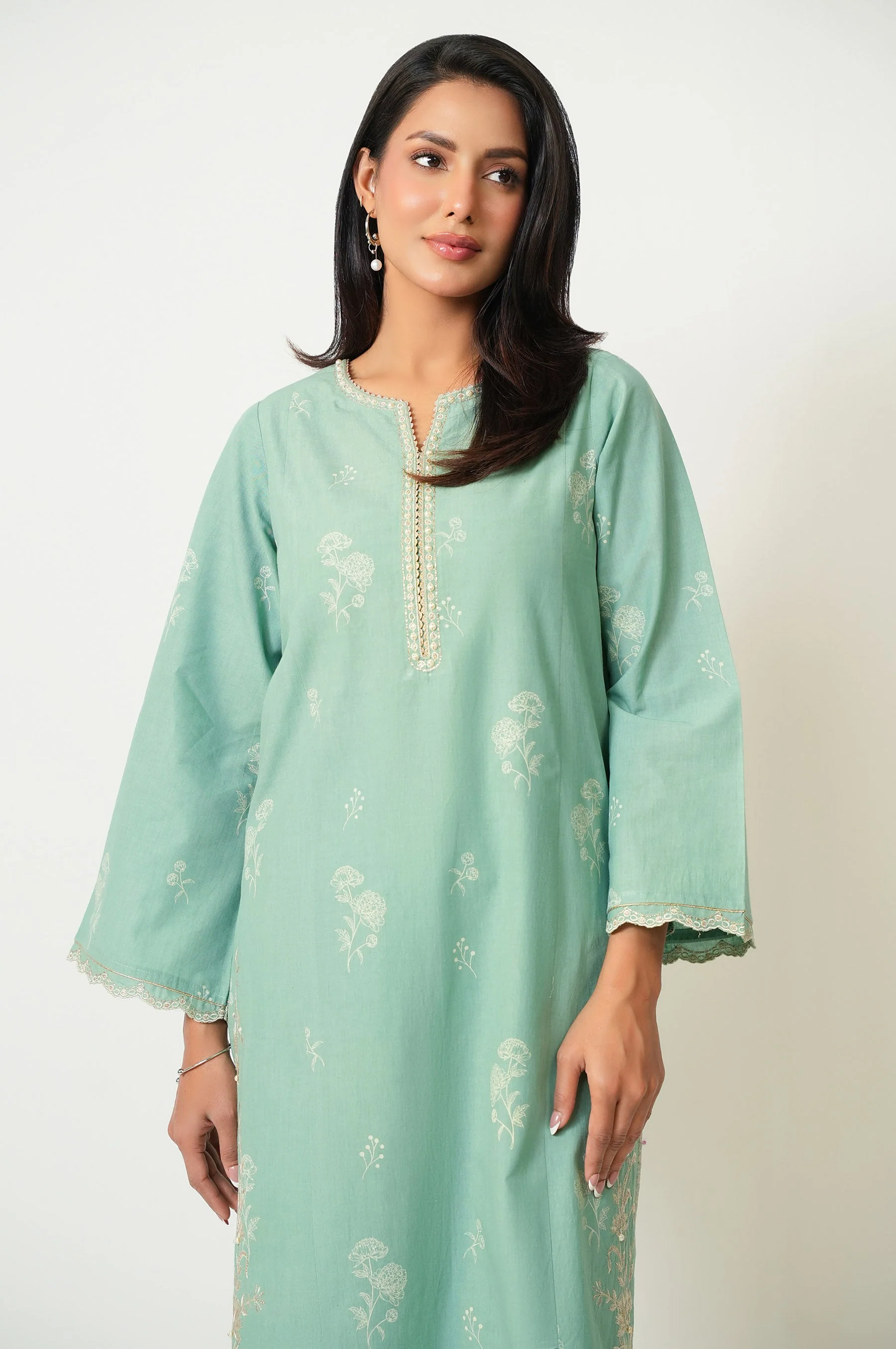 STITCHED EMBROIDERED CAMBRIC SHIRT BOTTOM (FACTORY E-OUTLET) - Image 2