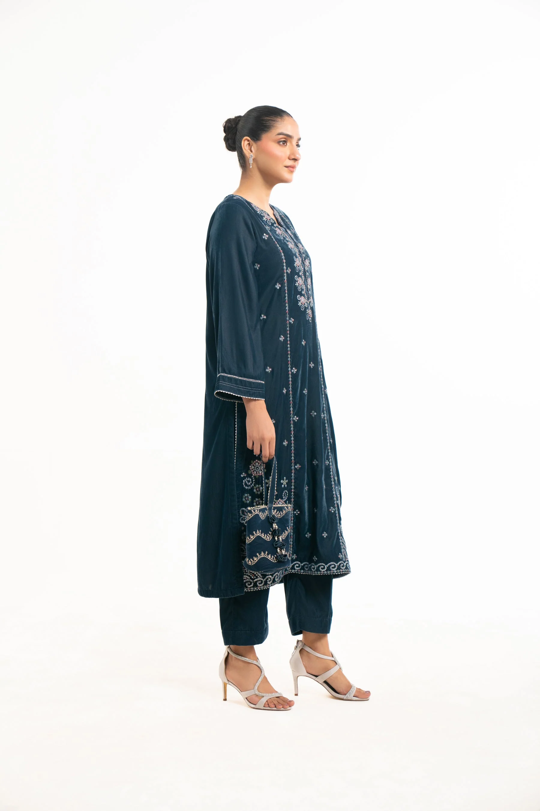 STITCHED EMBROIDERED VELVET SHIRT BOTTOM (FACTORY E-OUTLET) - Image 4