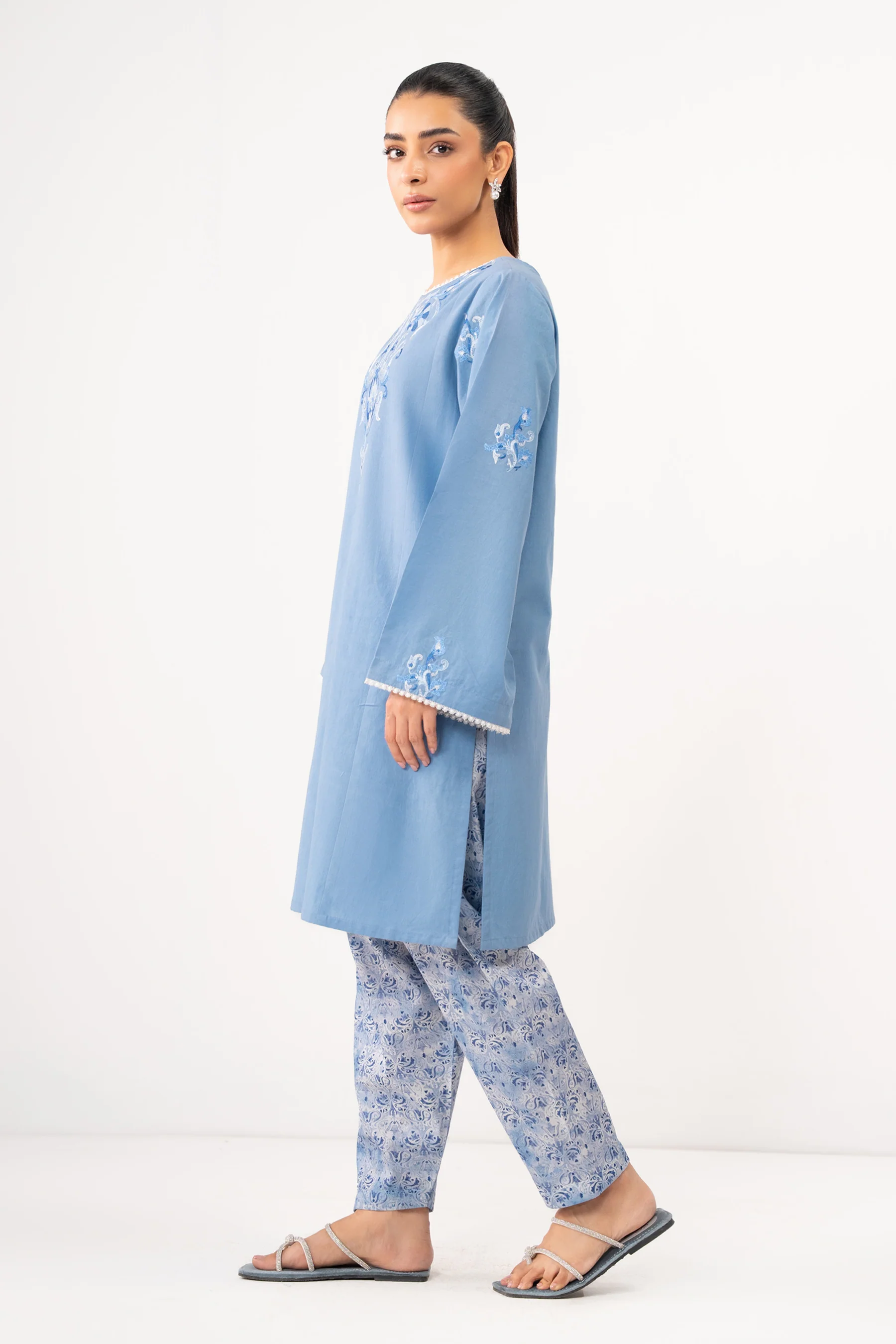 EMBROIDERED CAMBRIC STITCHED 2 PIECE SUIT - Image 4