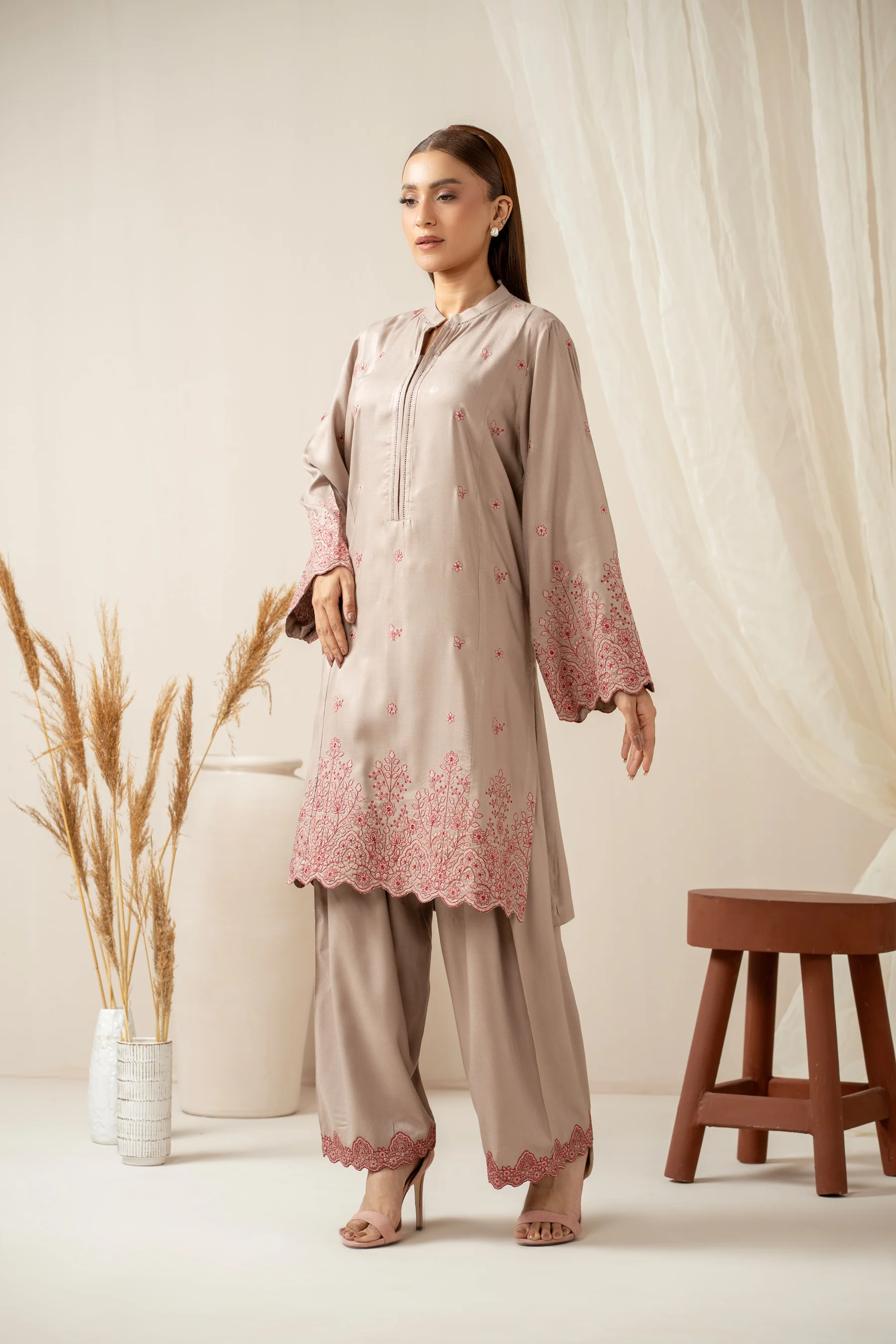 STITCHED EMBROIDERED SHIRT BOTTOM
