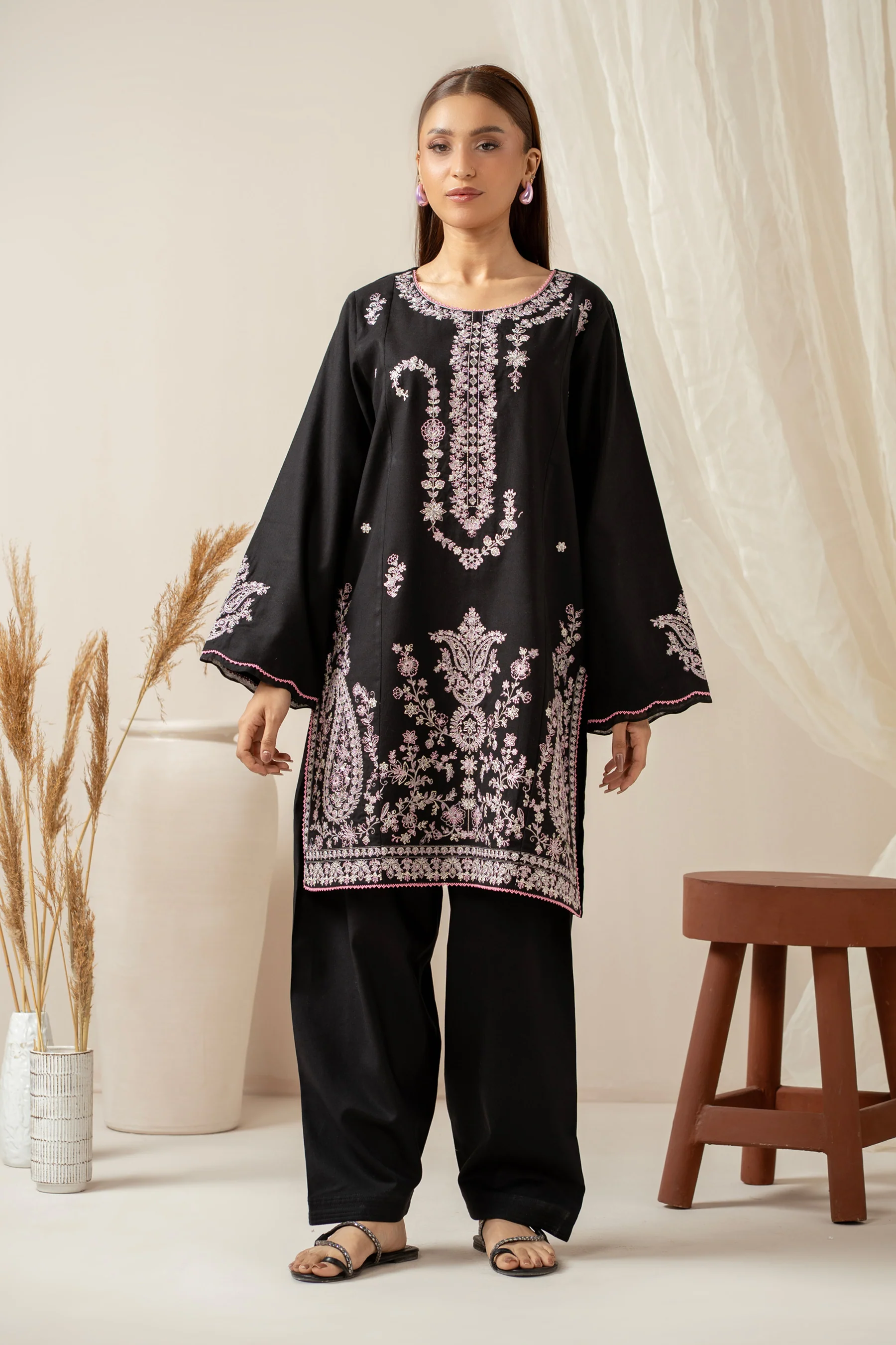 STITCHED EMBROIDERED SHIRT BOTTOM