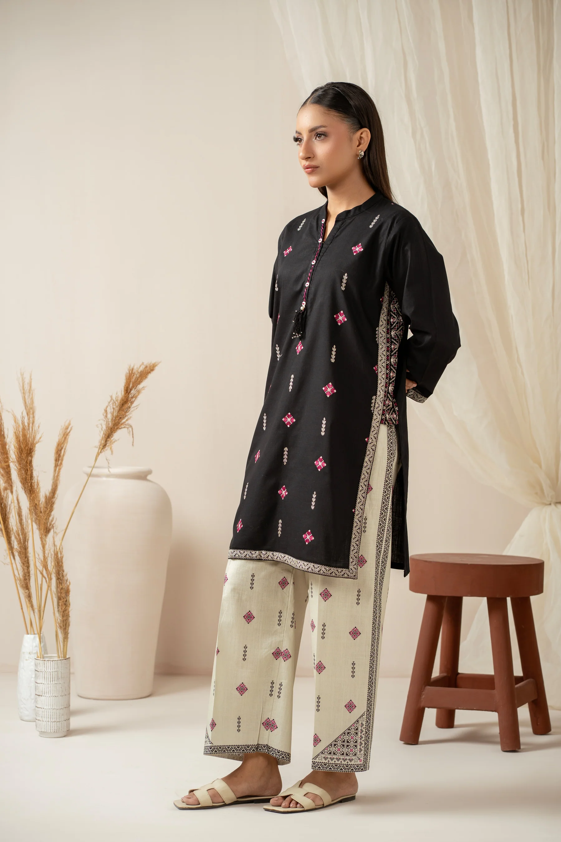 STITCHED EMBROIDERED SHIRT BOTTOM - Image 3