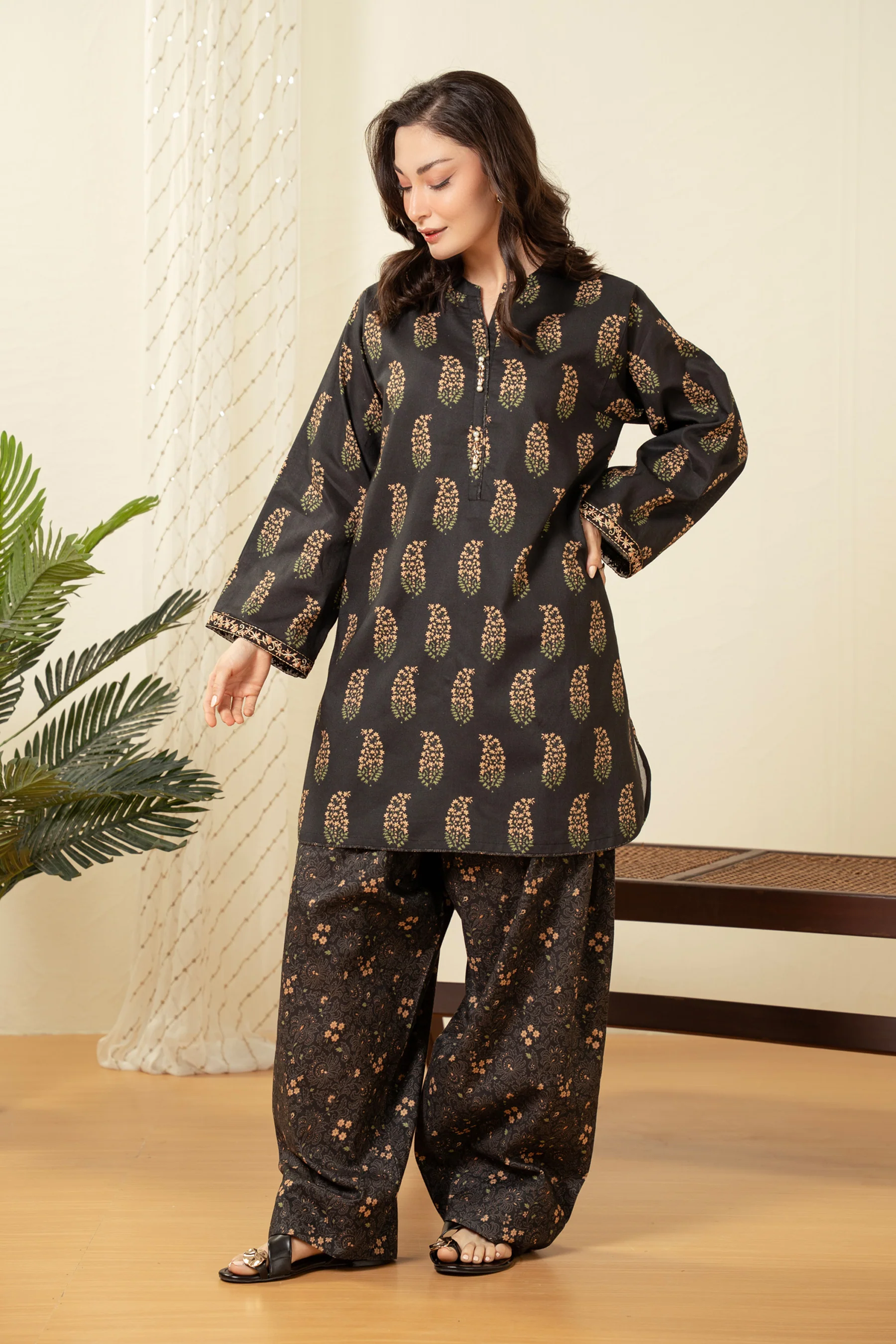 STITCHED EMBROIDERED SHIRT BOTTOM