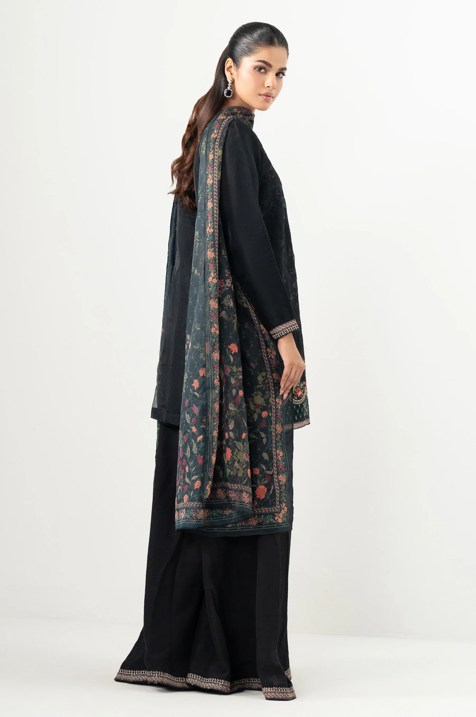 EMBROIDERED SHIRT DUPATTA SUIT - Image 6