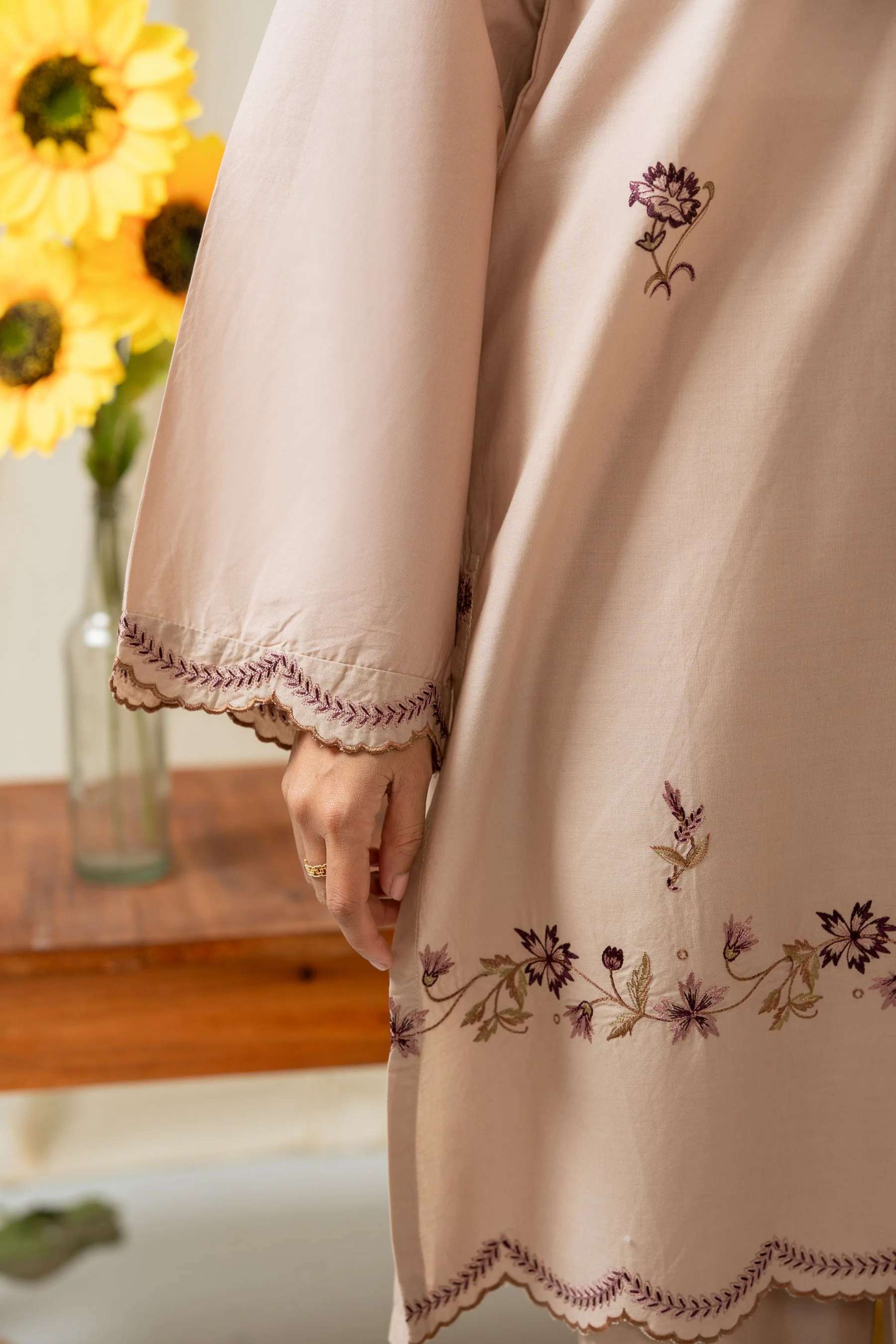 STITCHED EMBROIDERED CAMBRIC SUIT (FACTORY E-OUTLET) - Image 7