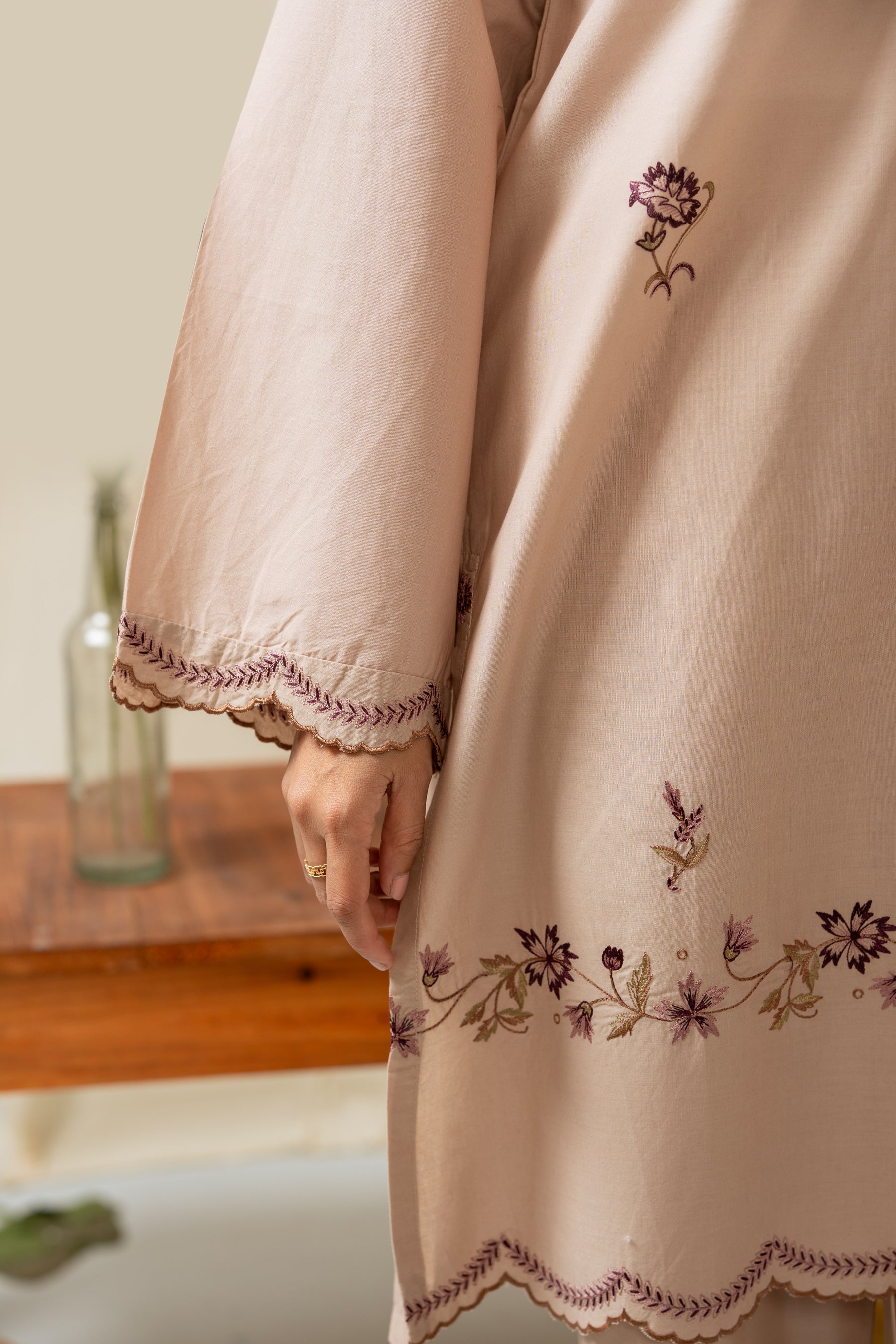 STITCHED EMBROIDERED CAMBRIC SUIT - Image 5